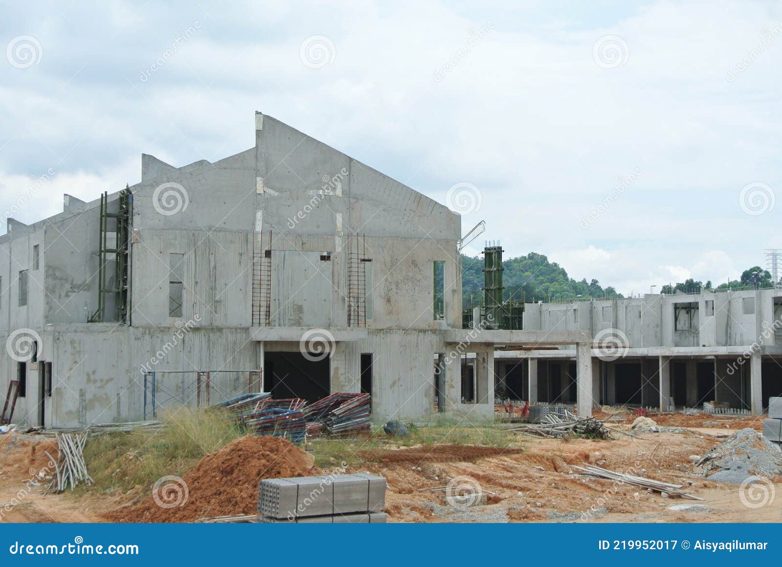 Nueva Casa De Lujo De Dos Plantas En Construcción En Malasia. Fotografía  editorial - Imagen de grupo, lujo: 219952017