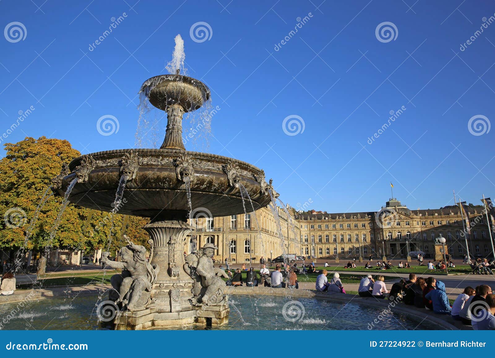 Nuevo palacio fotografía editorial. Imagen de europa 27224922