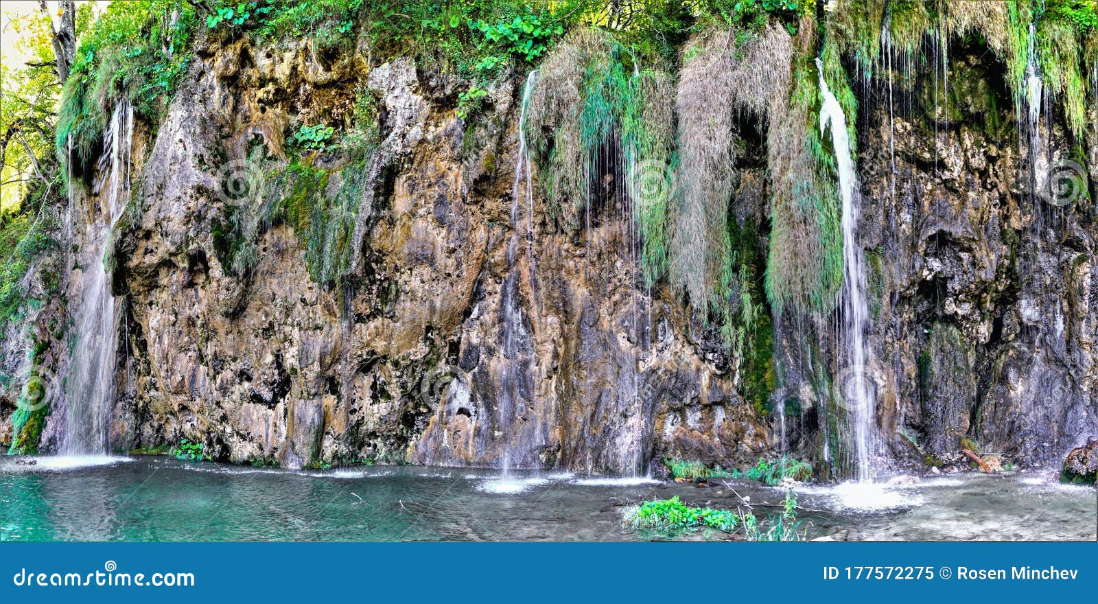 2_numerous waterfalls create a fairy-tale world in plitvicÃÂµ lakes