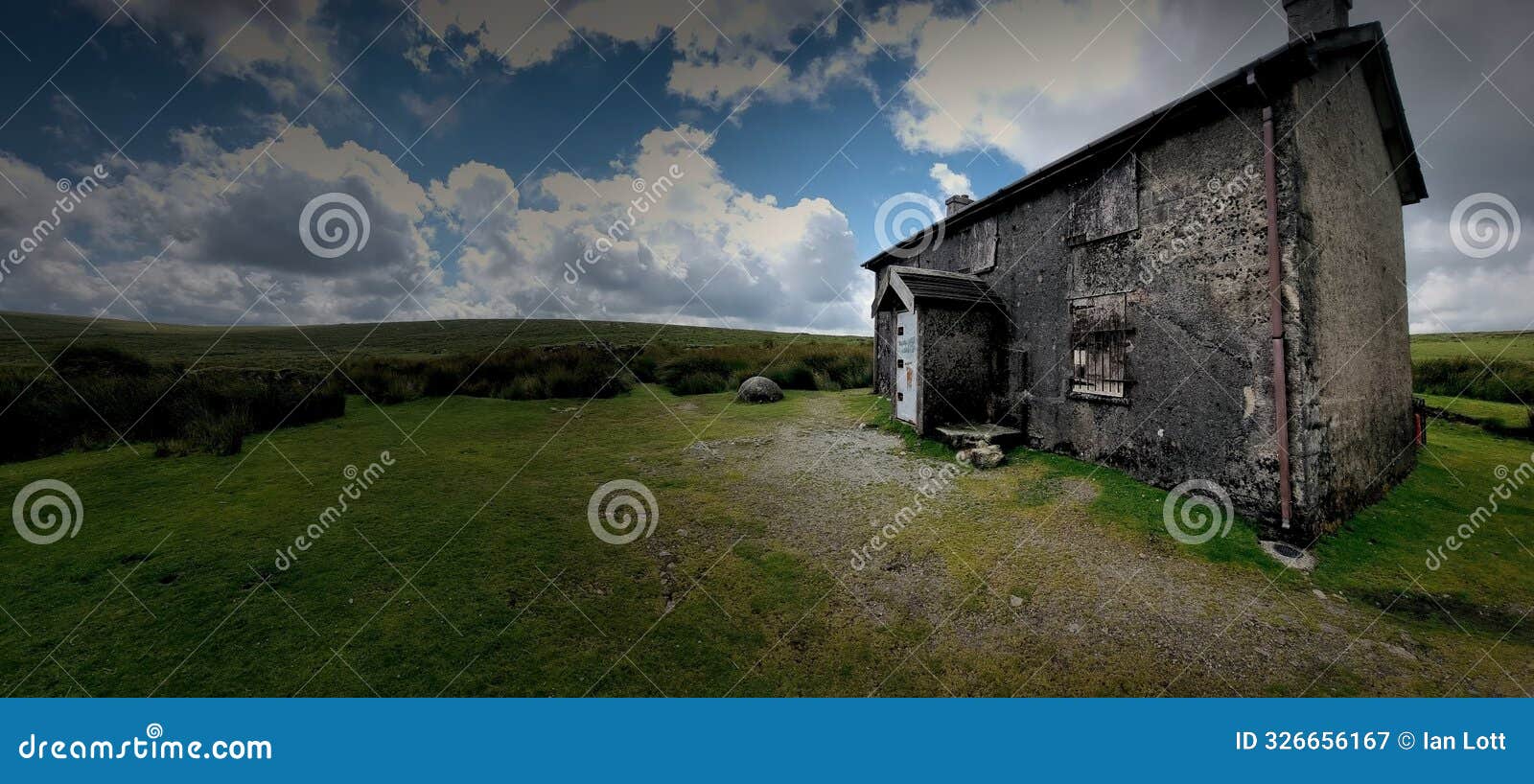 nunâs cross farm nunâs cross farm is an old abandoned farm house dartmoor national park devon uk