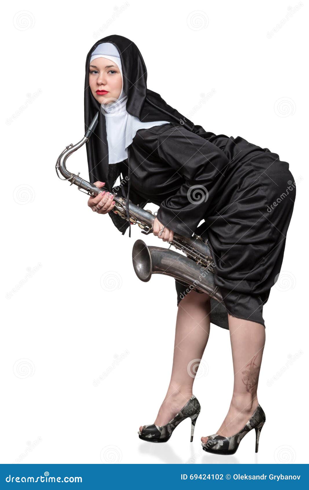 nun-saxophone-portrait-bright-makeup-hol