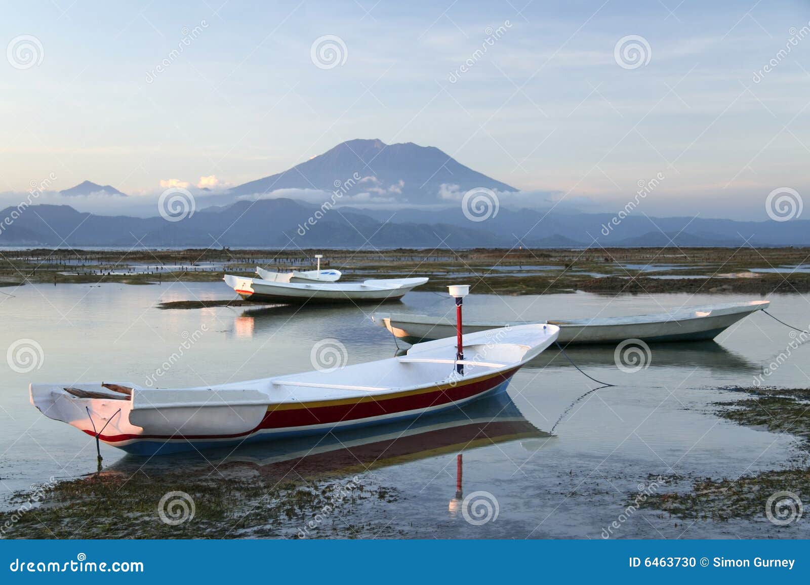 nusa lembongan boats bali volcano indonesia