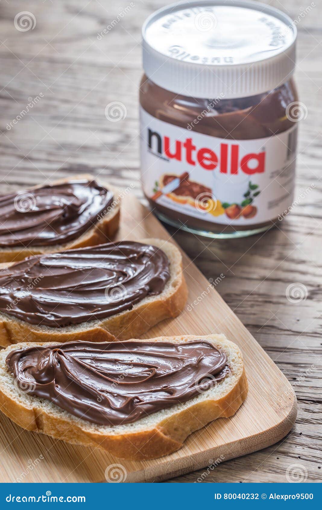 Nutella-Haselnuss-Verbreitungsglas Redaktionelles Stockfotografie ...