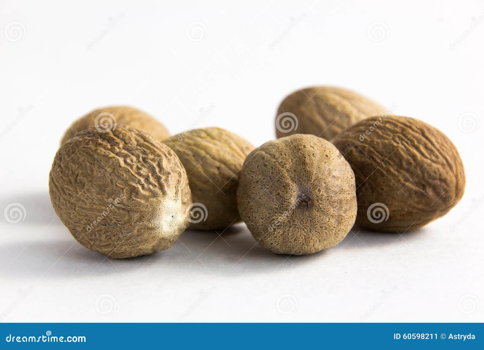 Nutmegs image stock. Image du arome, culinaire, personne 60598211