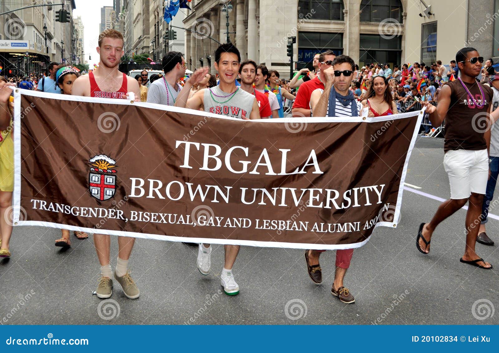 nyc-brown-university-gays-pride-parade-20102834.jpg