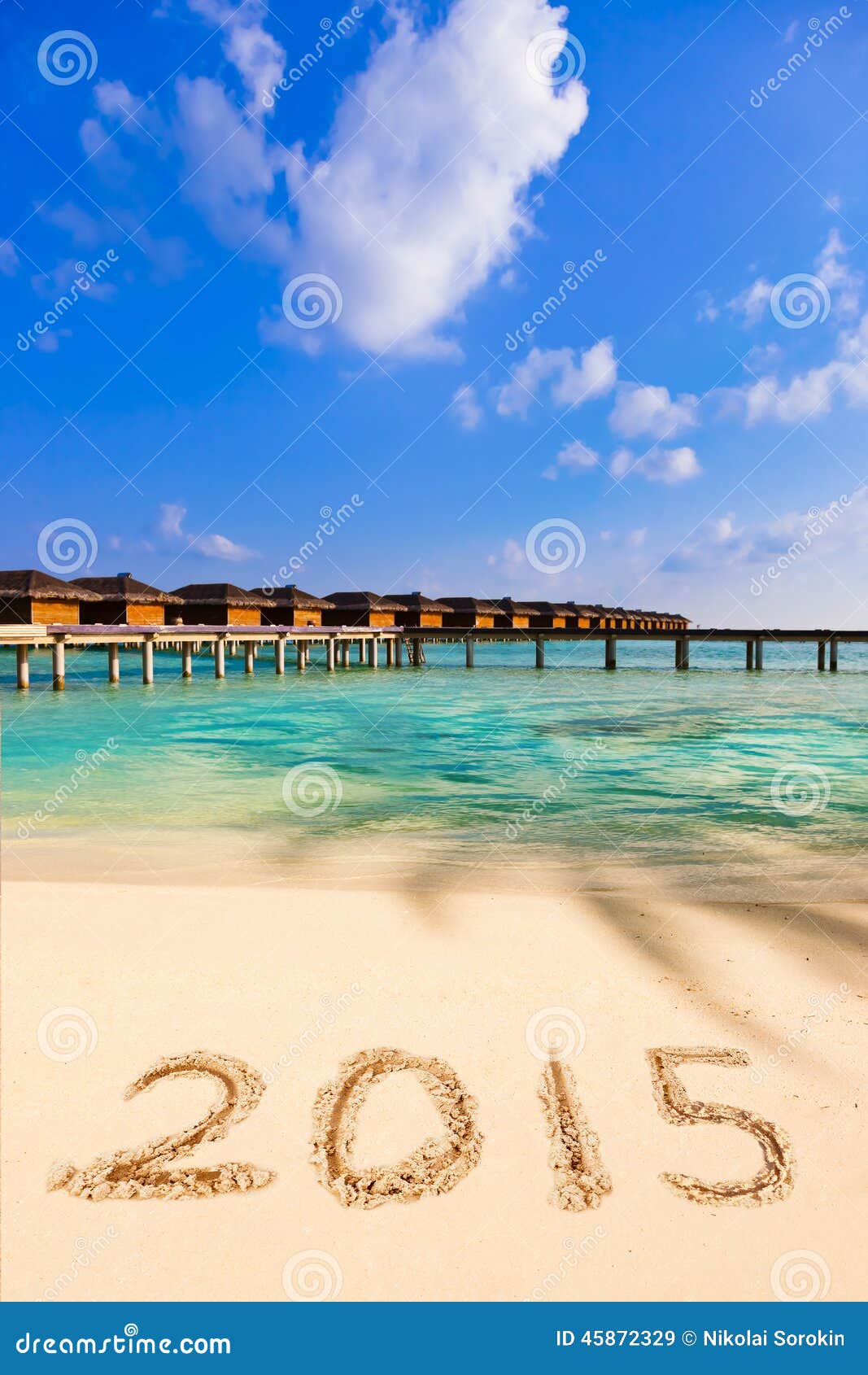 Números 2015 na praia - fundo do feriado do conceito