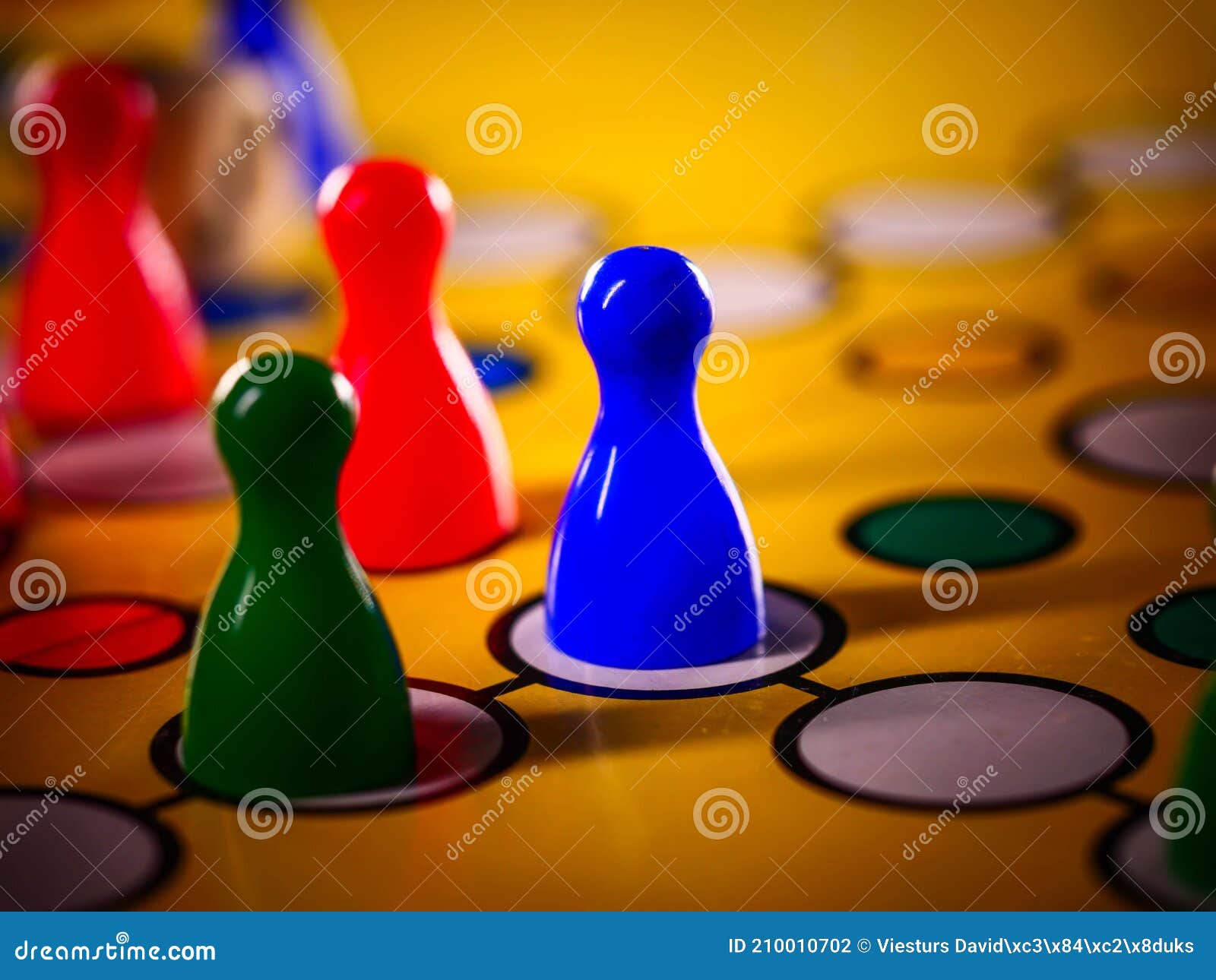 Brinquedos de tabuleiro de jogo ludo para crianças prontos para imprimir