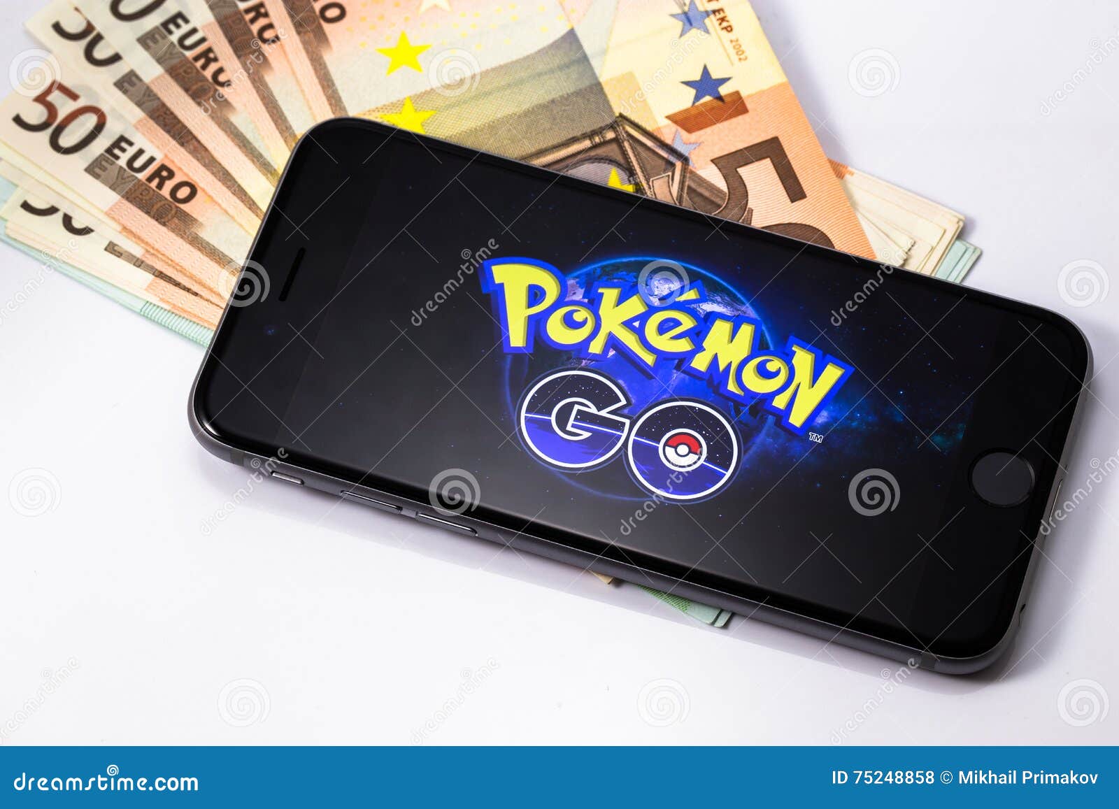 O IPhone 6s De Apple Com Pokemon Vai Fundo Na Tela Foto de Stock Editorial  - Imagem de tornado, telefone: 75248858