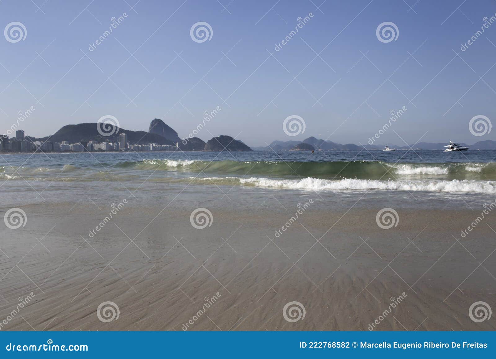o mar de copacabana, suas ondas