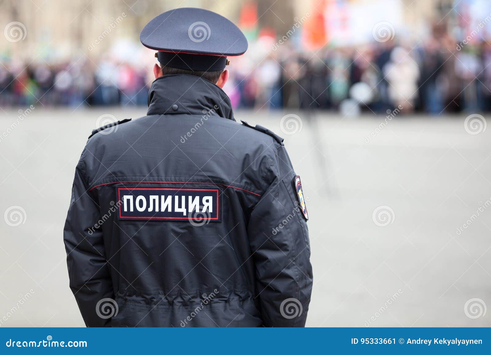 Uniforme Da Polícia Russa Com Algemas Em Inglês Tradução Policial Foto de  Stock - Imagem de patrulhas, oficial: 209674836