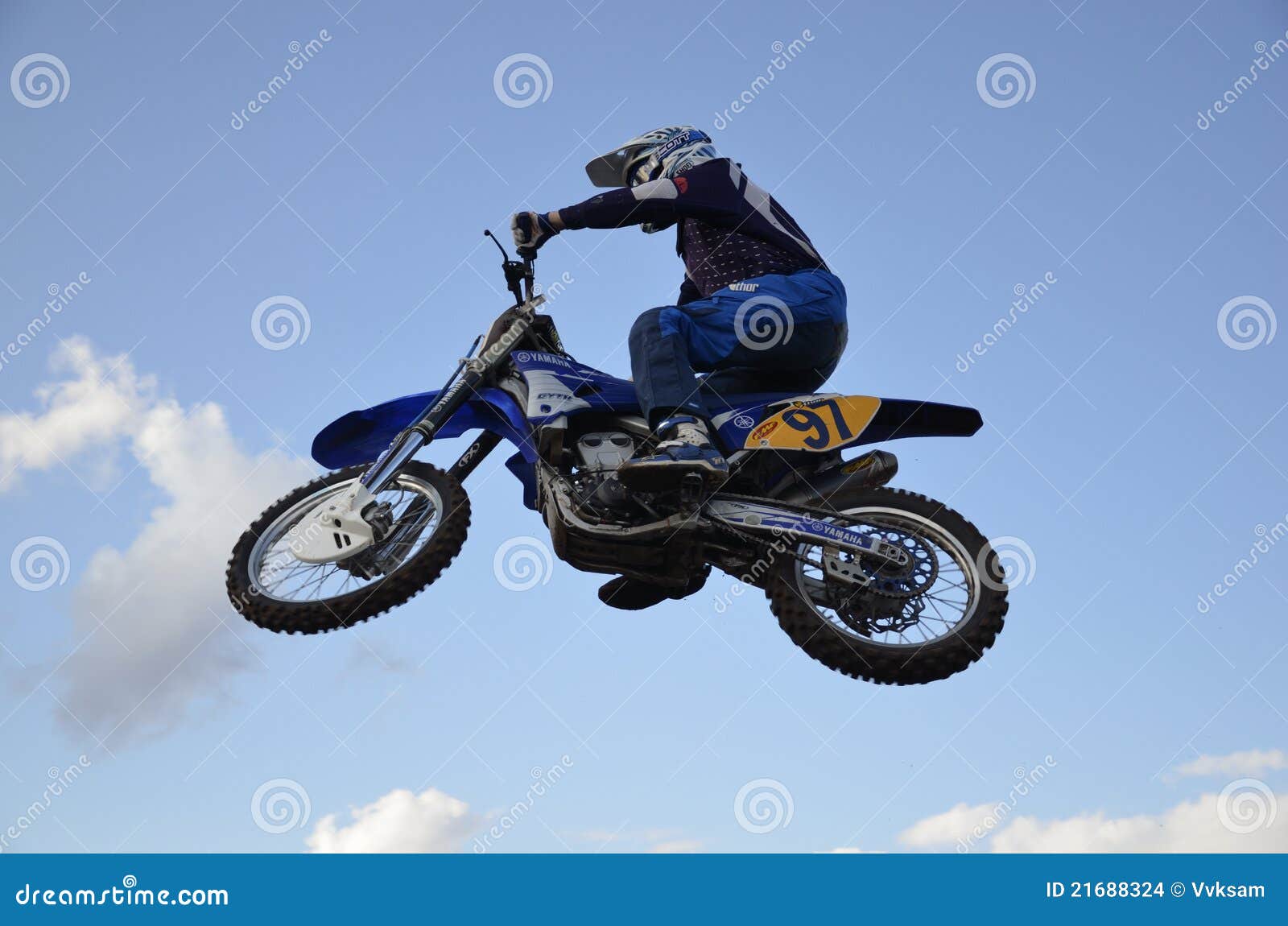 Dando Um Salto De Cada Vez. Uma Fotografia De Um Motocross No Ar Durante  Uma Corrida. Imagem de Stock - Imagem de passatempo, povos: 271731187