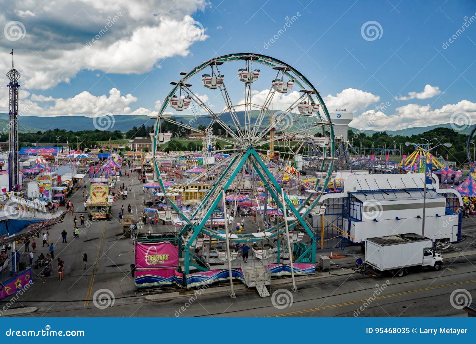 17o Salem Fair anual imagem editorial. Imagem de ferris 95468035