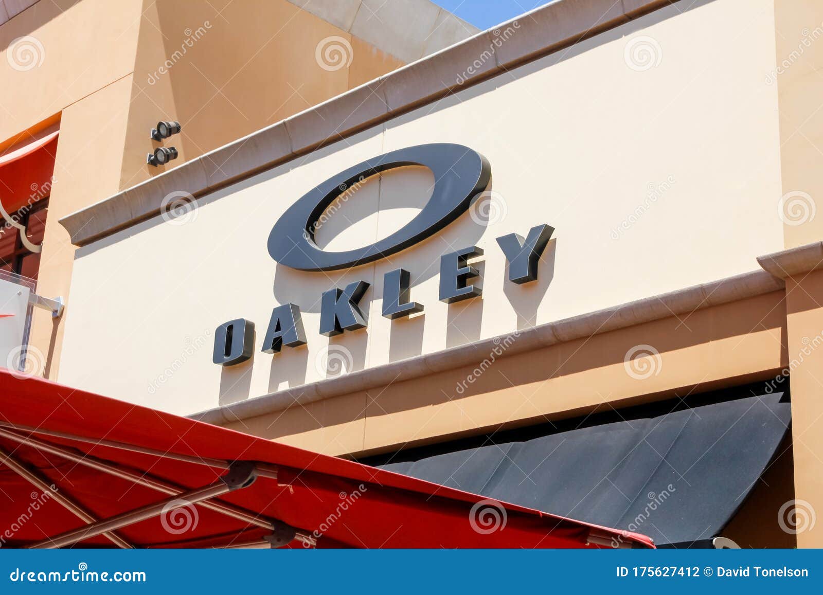 oakley sign in