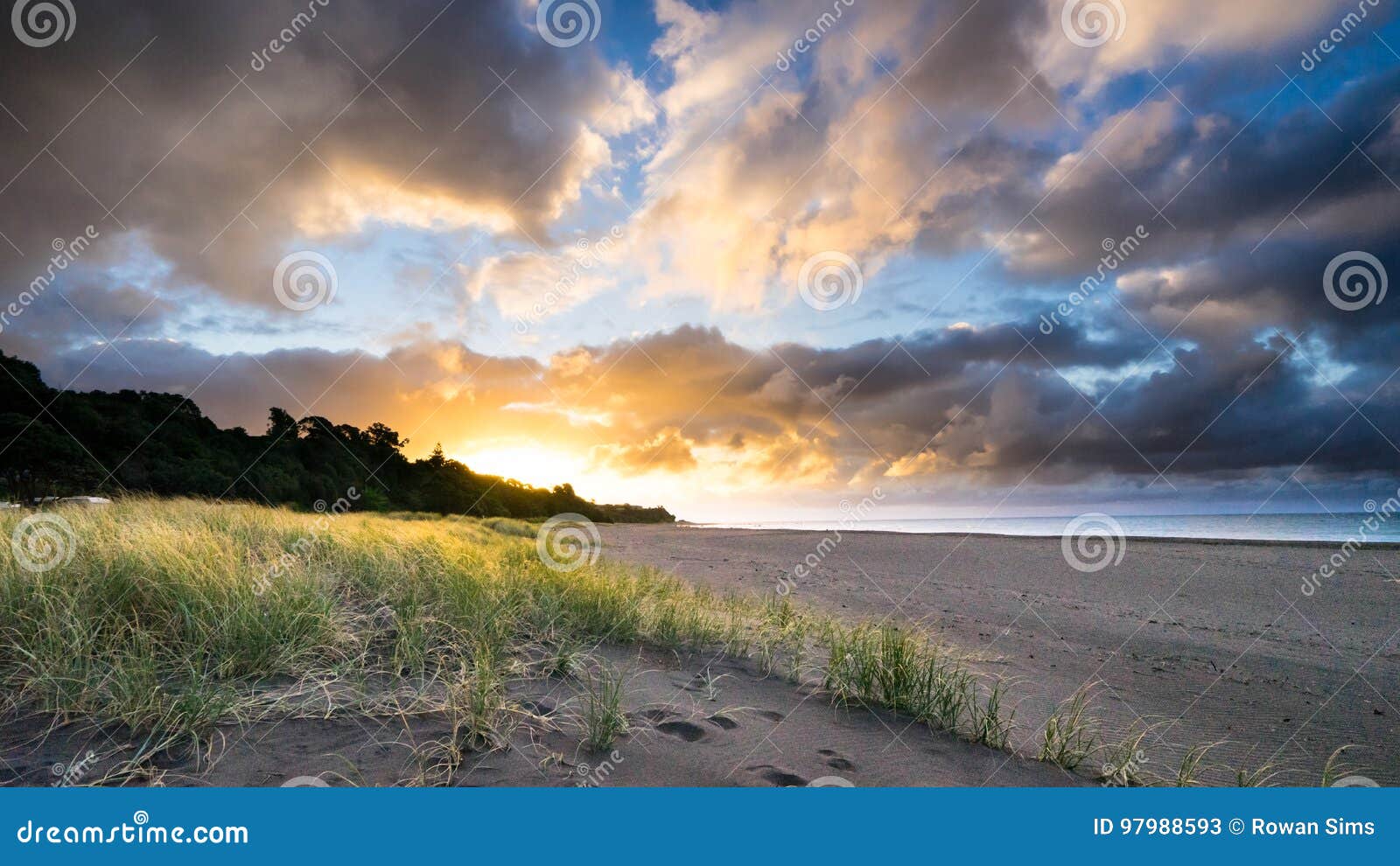 Oakura Beach Wallpaper Stock Image Image Of Sand Oakura 97988593