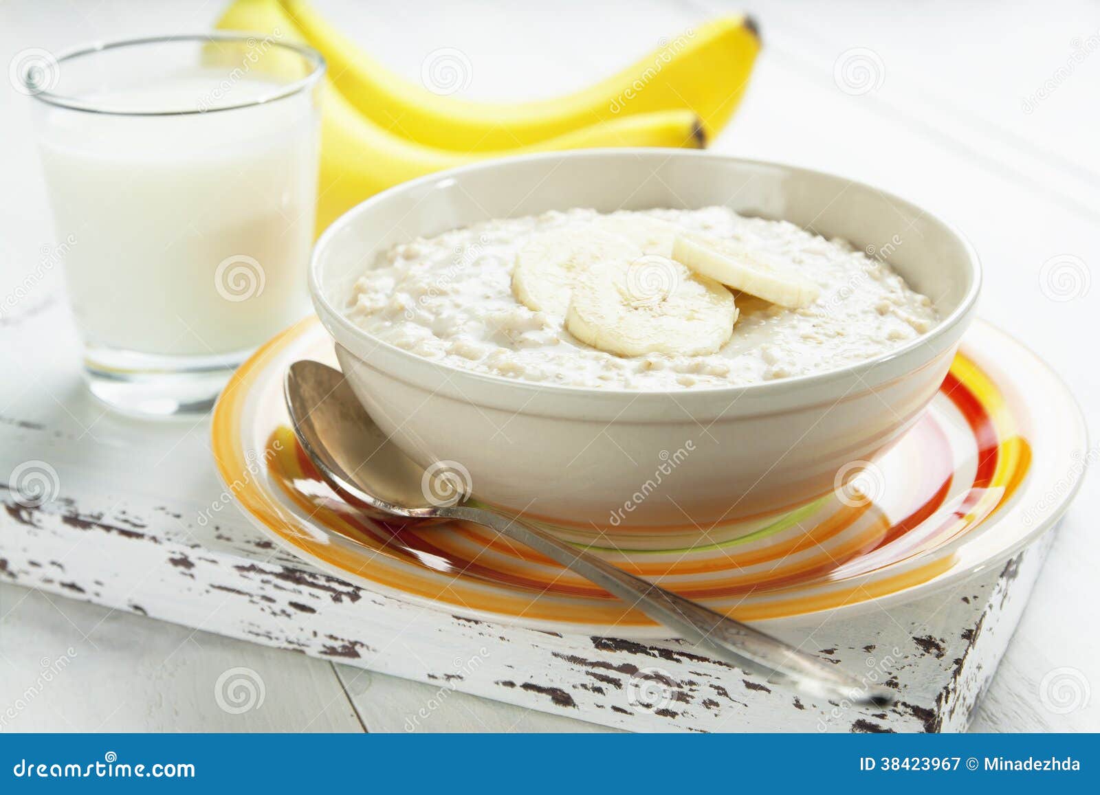 Oatmeal with bananas stock image. Image of dieting, wood - 38423967