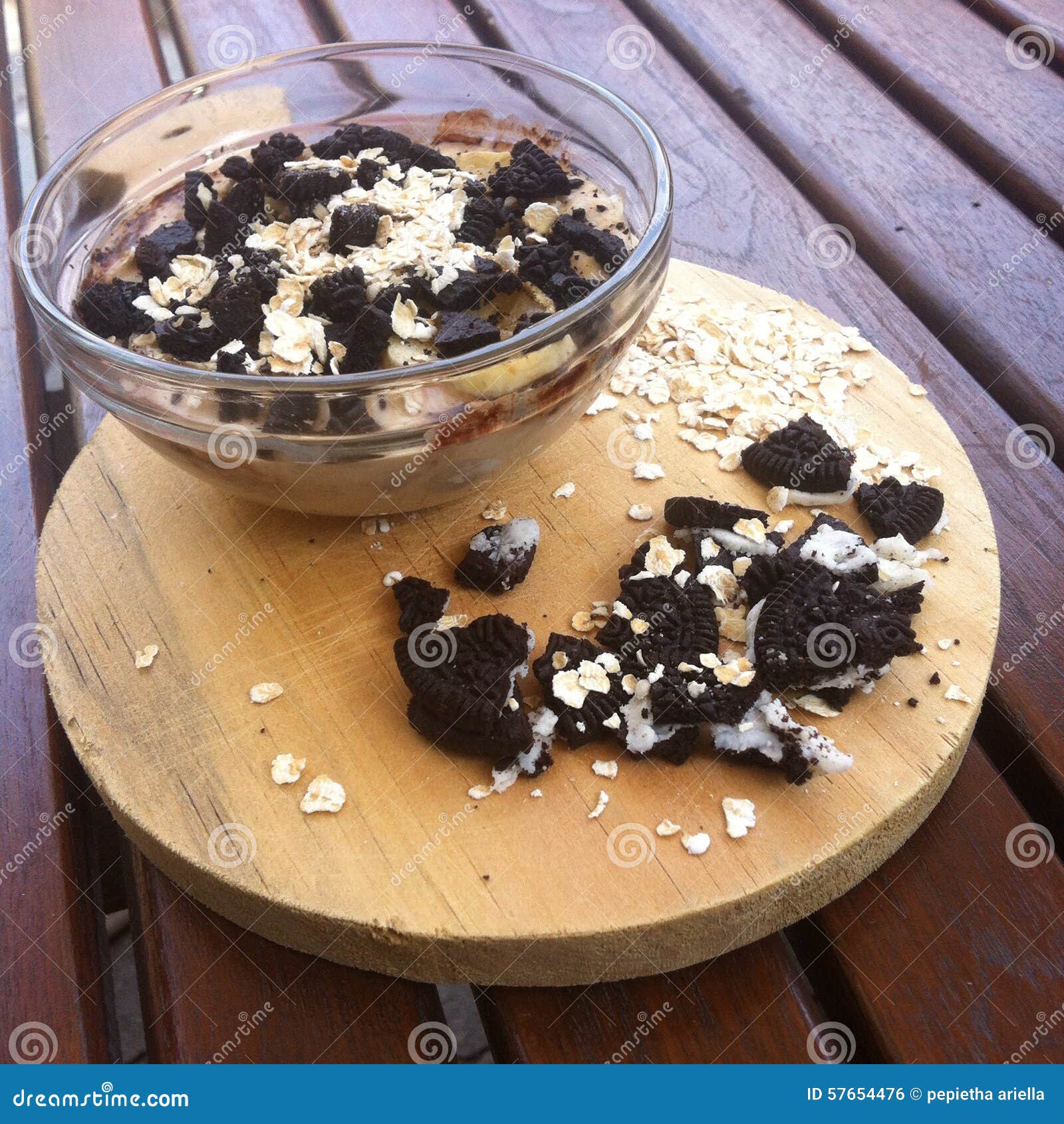 Oatmeal editorial photo. Image of food, yummy, oatmeal 57654476