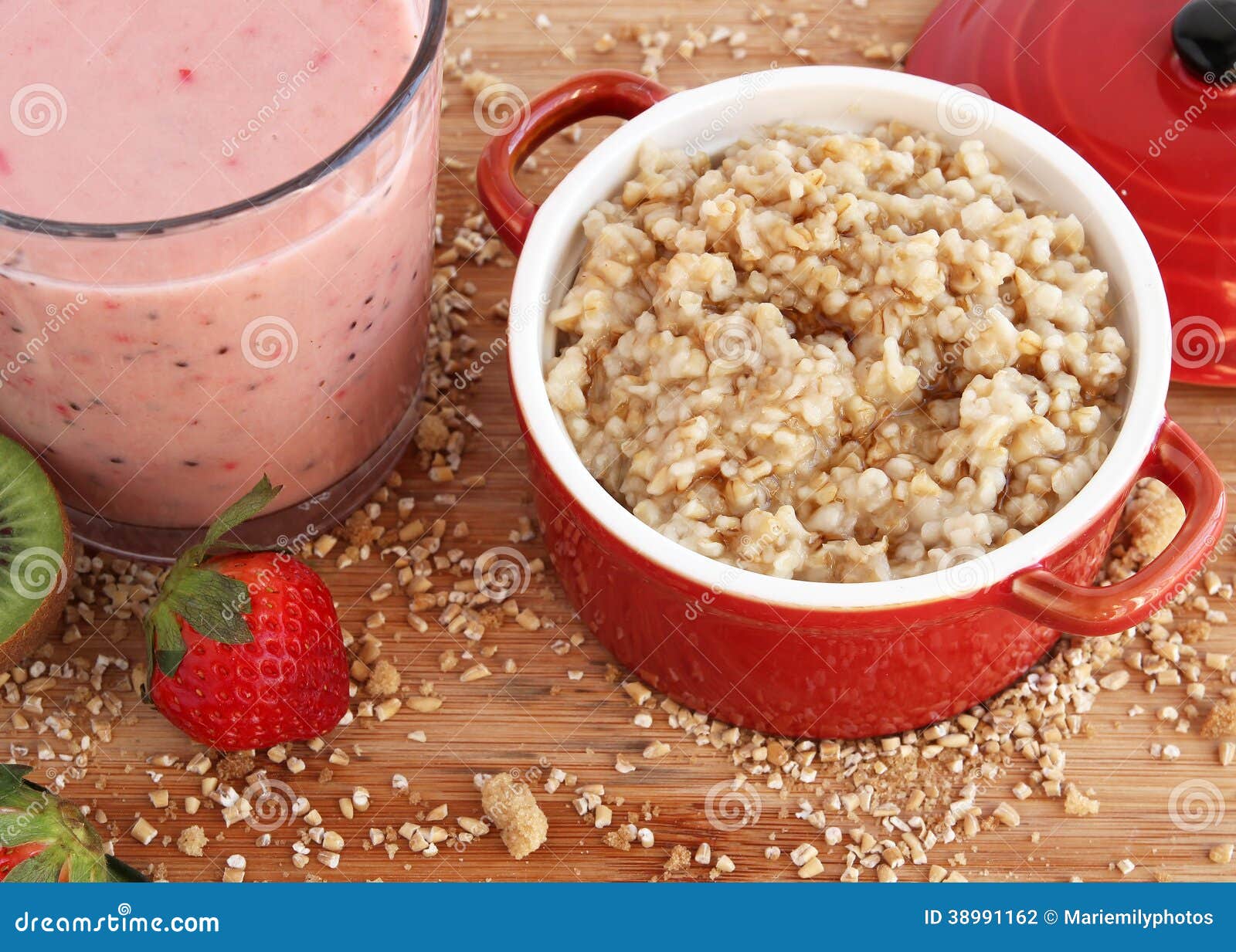 Oatmeal and smoothie stock photo. Image of morning, healthy 38991162