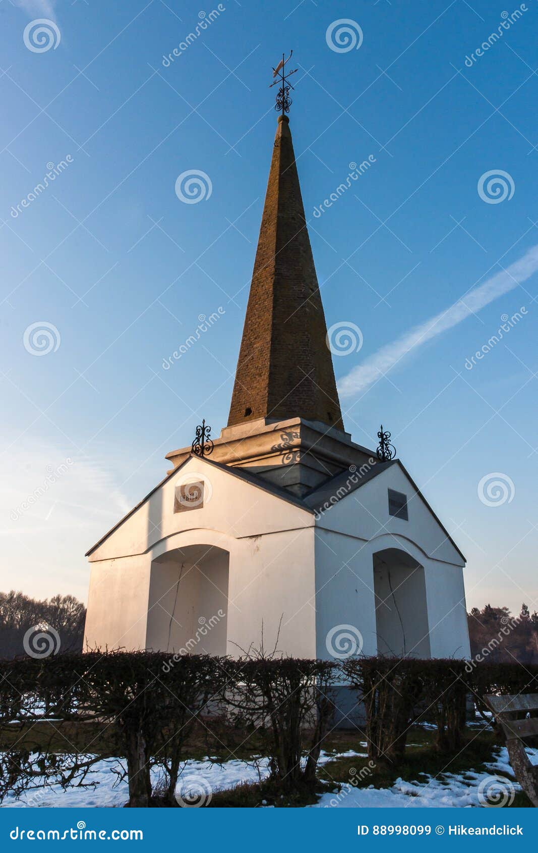 Obelisk Laag Soeren