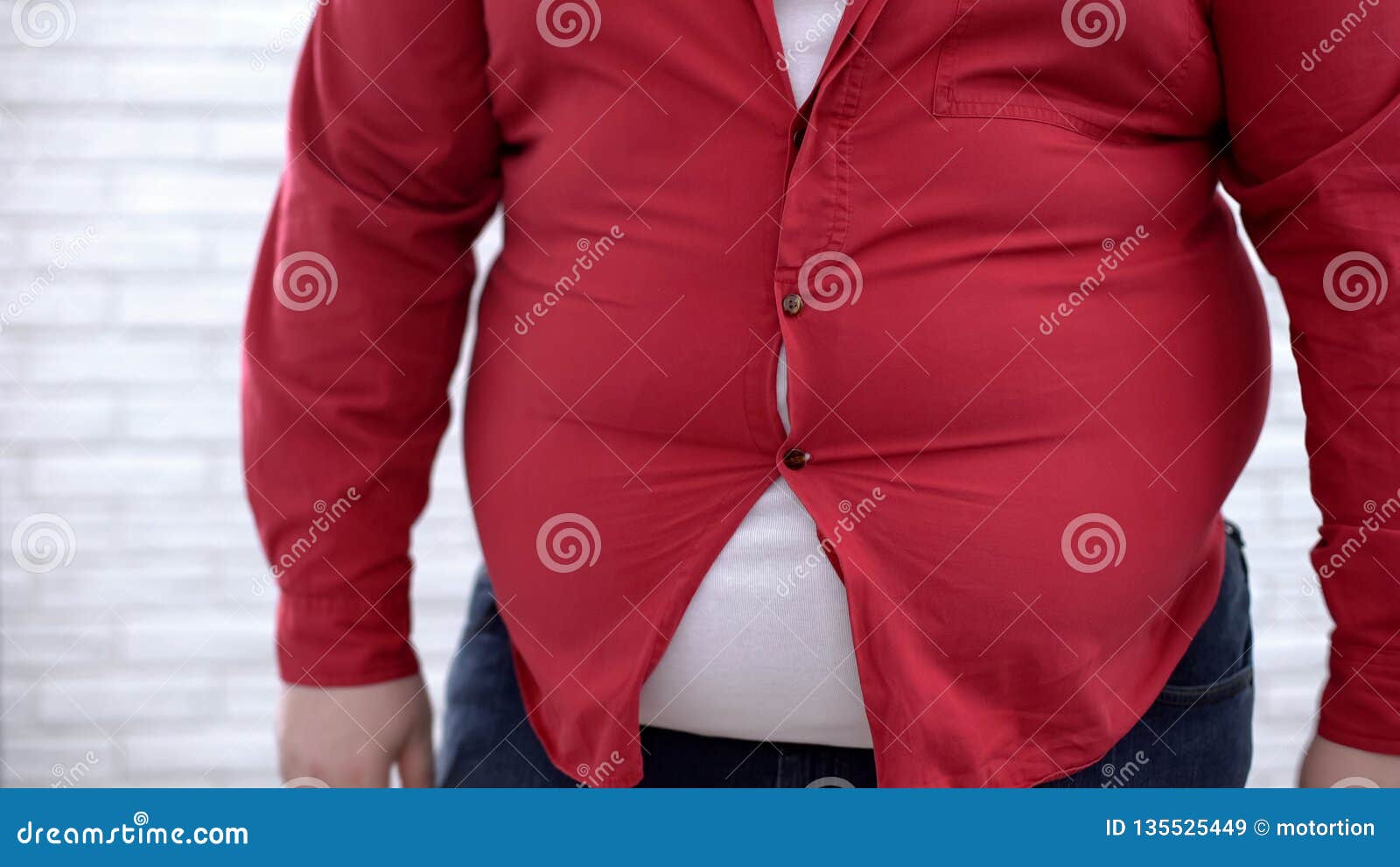 obese man wearing tight red shirt, oversize clothing problem, insecurities