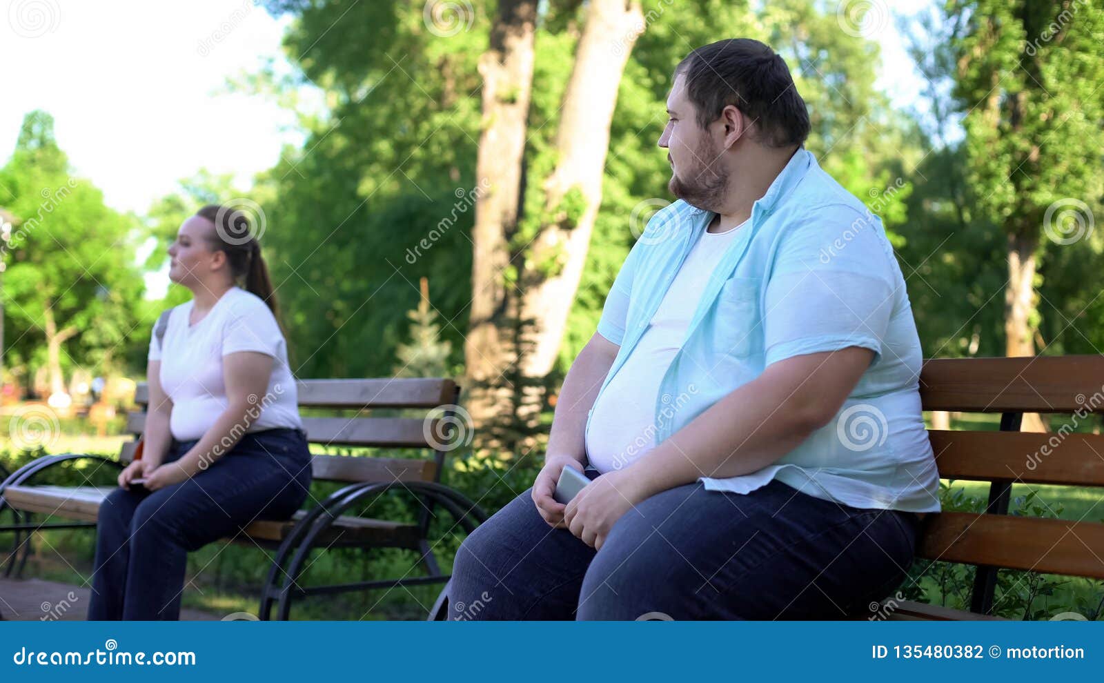 obese people afraid of acquaintance, insecure about body weight, unconfident
