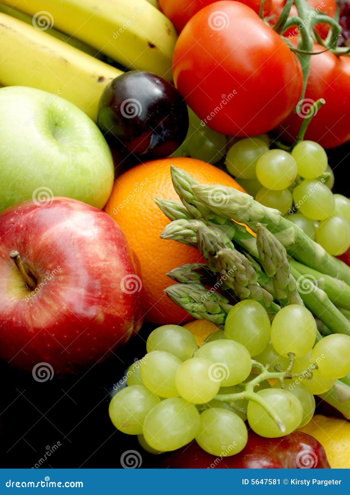 Verschiedene Bits von Obst und Gemüse von