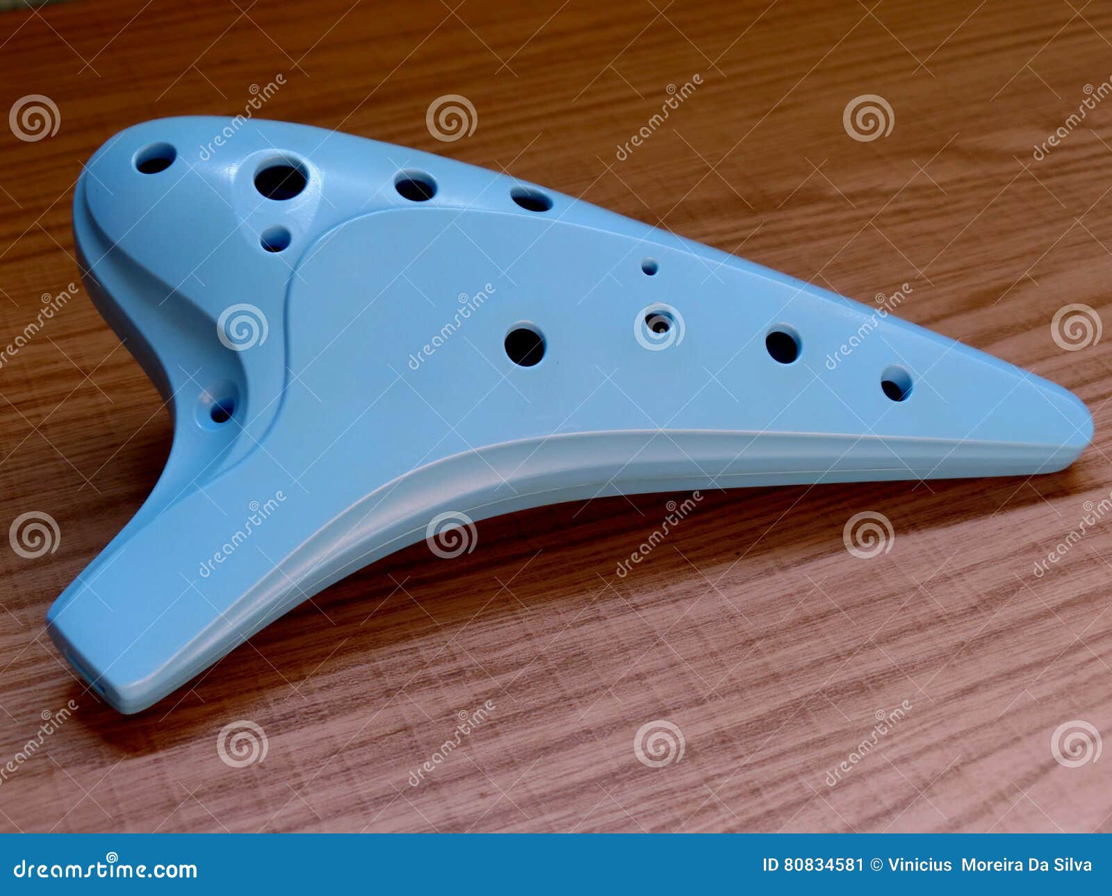 Ocarina D'instrument De Musique Au-dessus De La Table Image stock