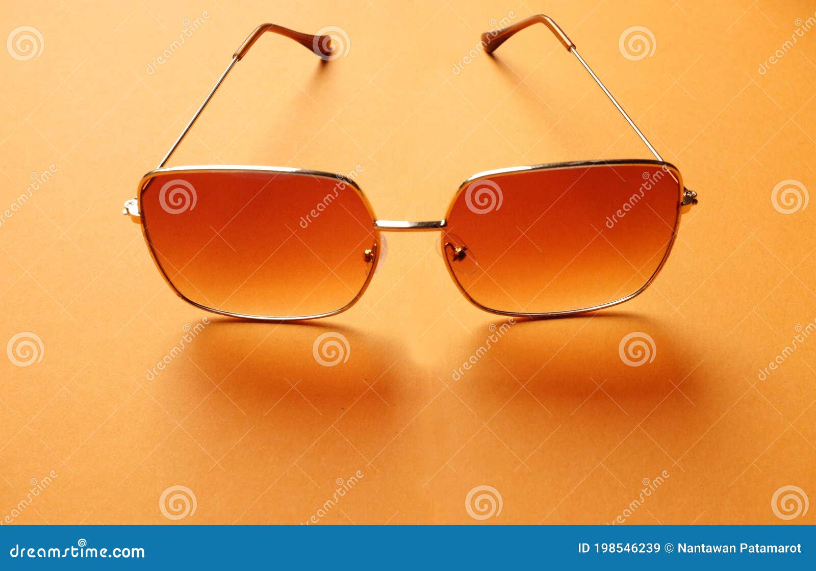 Idee regalo occhiali da sole quadrati
