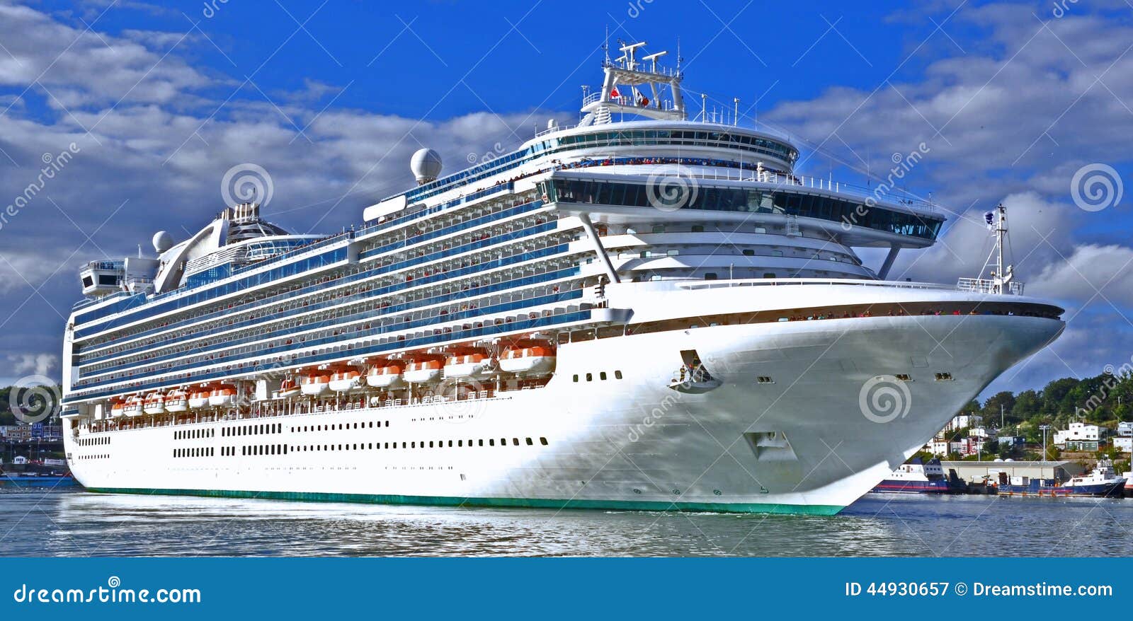 ocean cruise liner