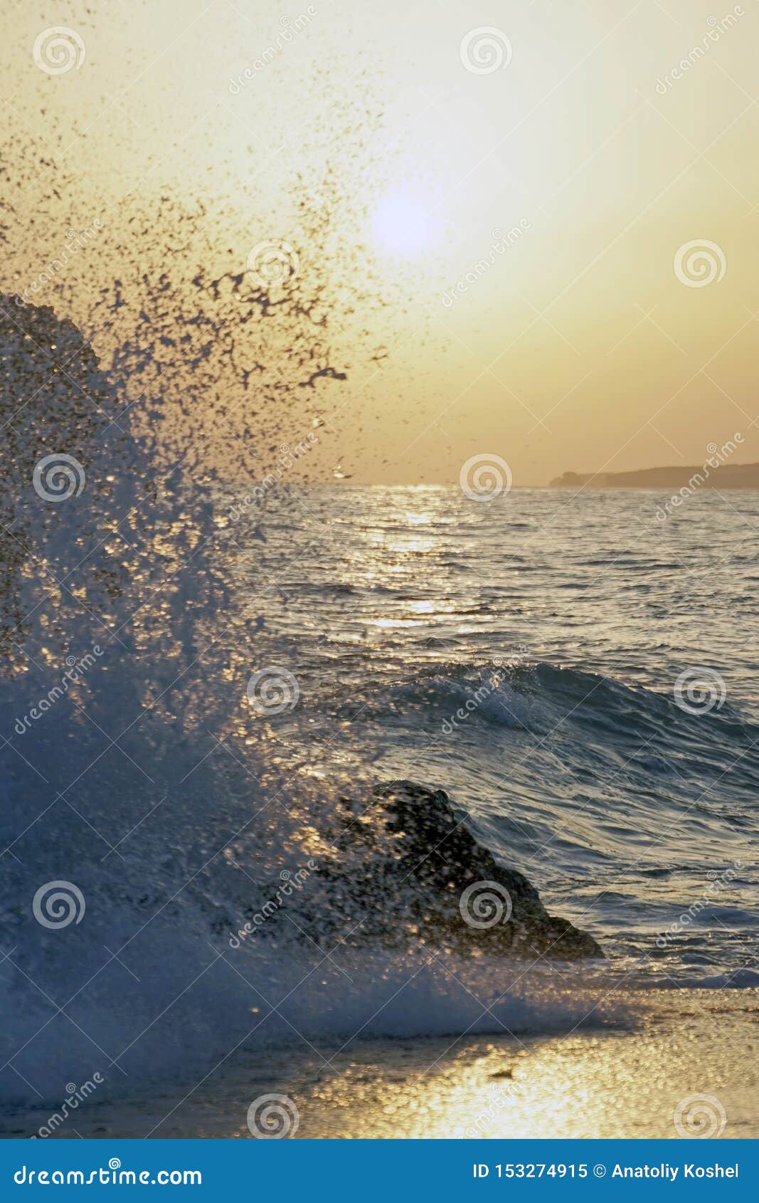 Ocean In The Evening Sunset Over The Waves Clouds And Bright Colors Of The Evening Sky Stock Image Image Of Bright Colors 153274915