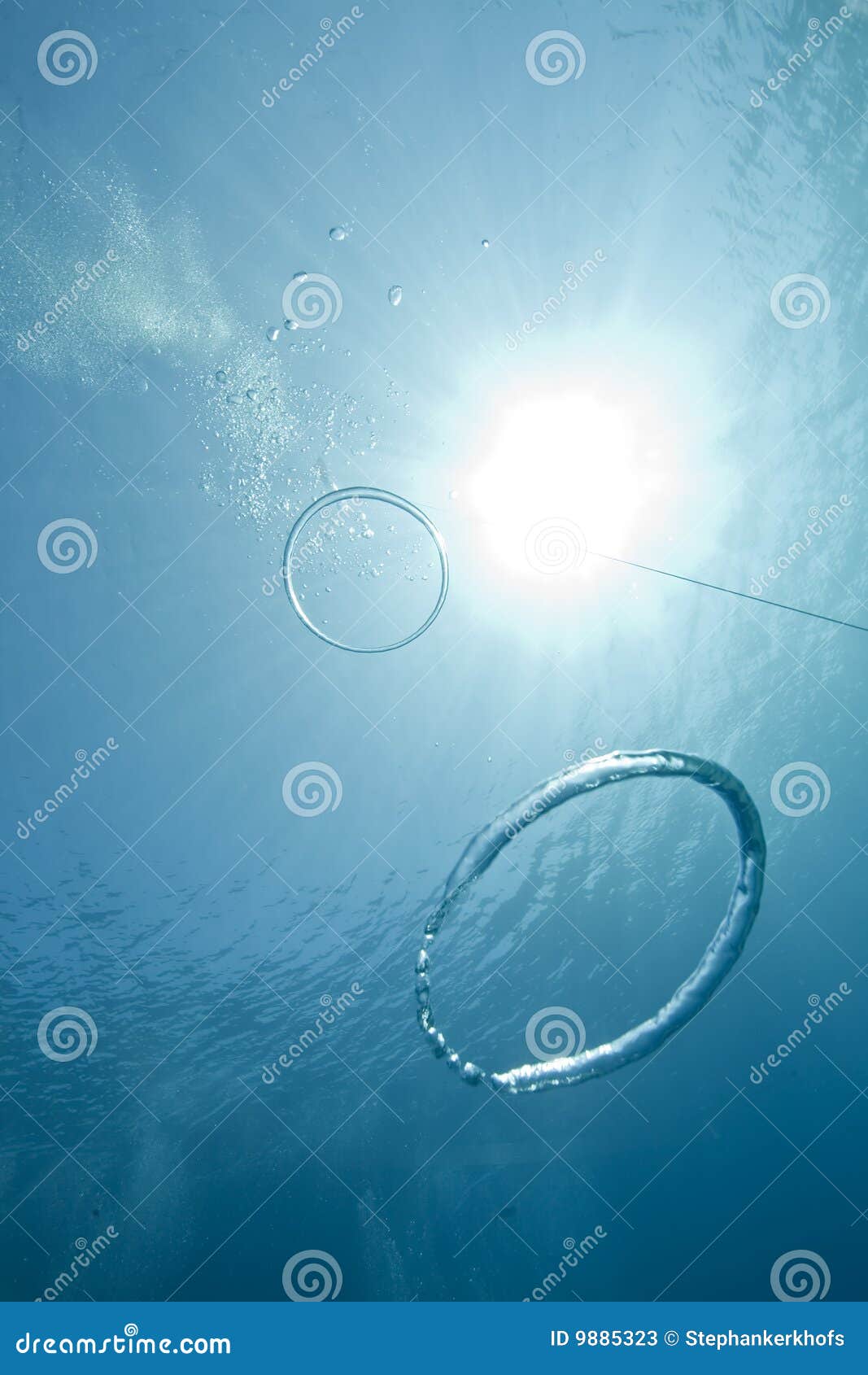 Ocean, sun and bubbles stock image. Image of sunbeam, marine 9885323