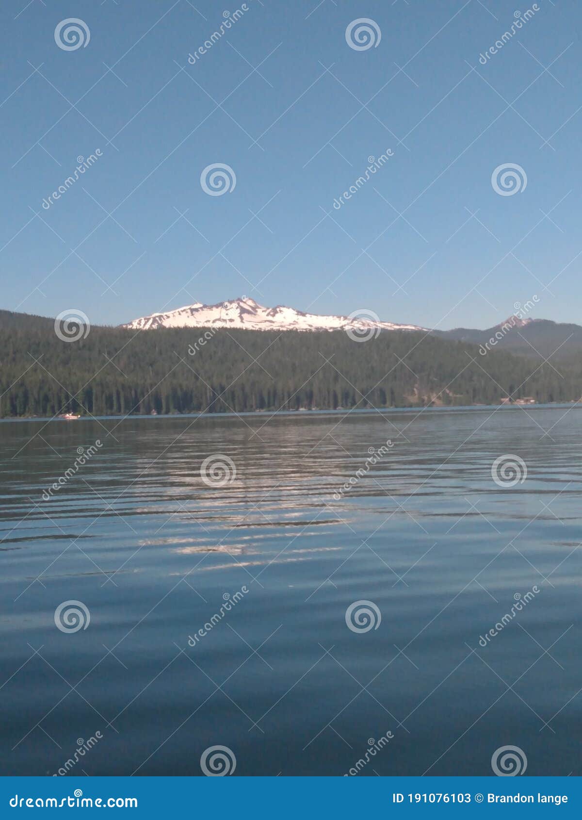 At Odell lake stock image. Image of coast, vehicle, fjord 191076103