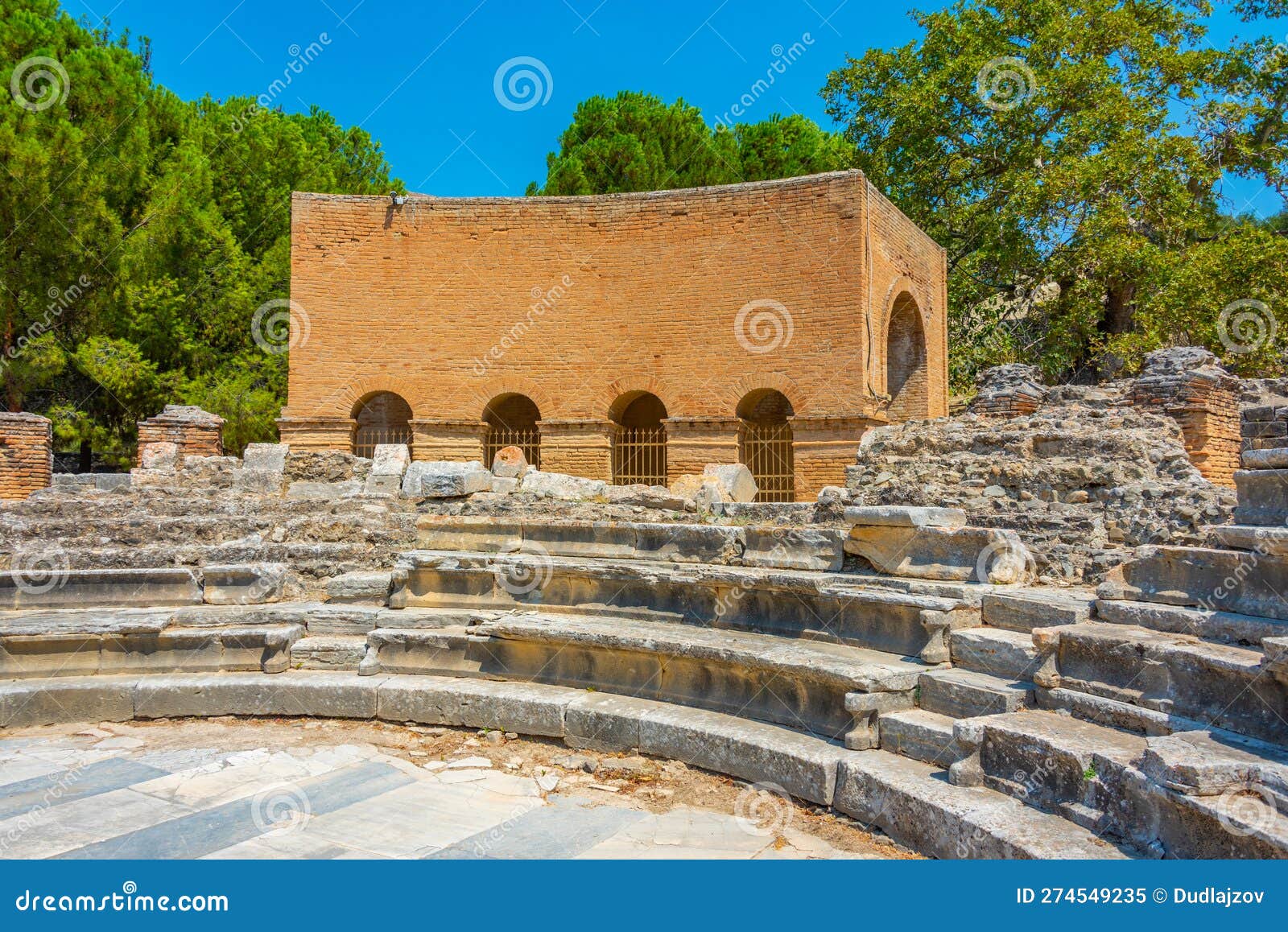 odeon tours crete