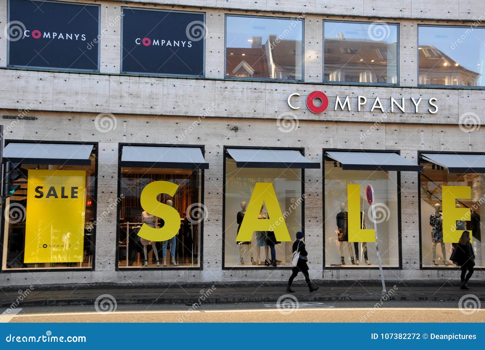 50 40 and 30 Off Sale at Compnay Chain Store Editorial Photography ...
