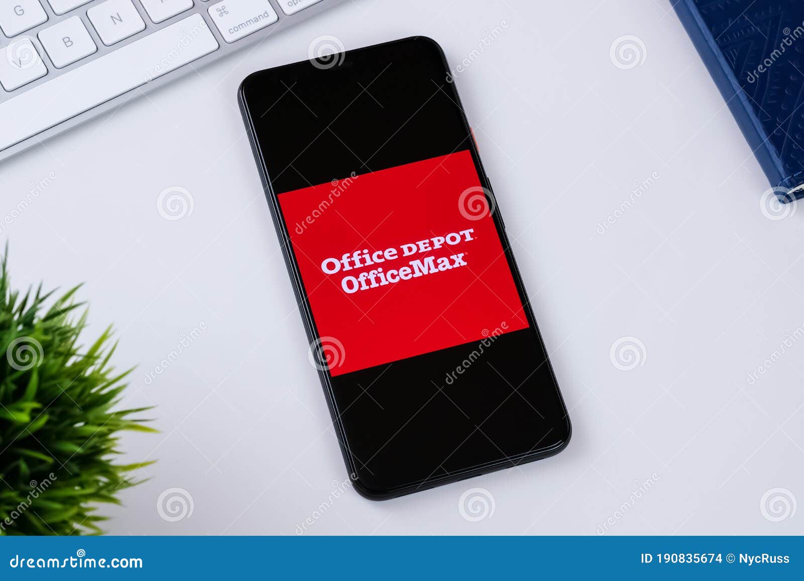 Office Depot App Logo on a Smartphone Screen. Editorial Stock Image - Image  of display, office: 190835674