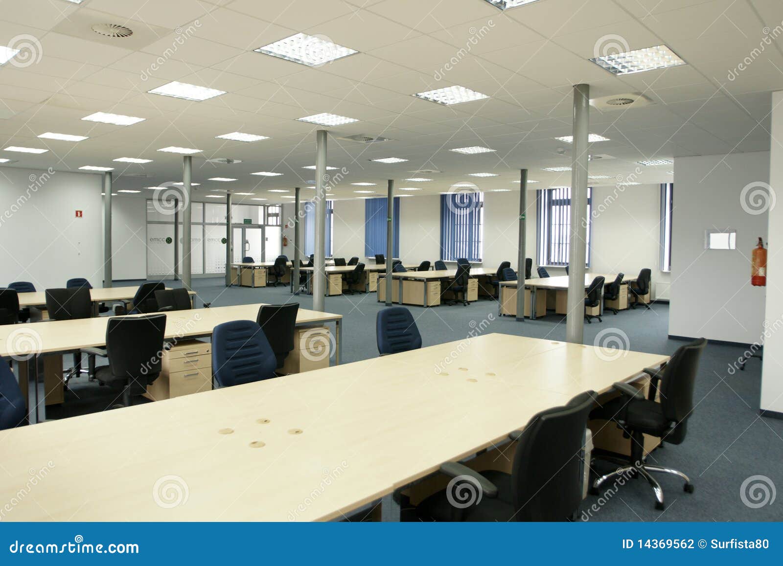 office interior modern empty open space office 14369562