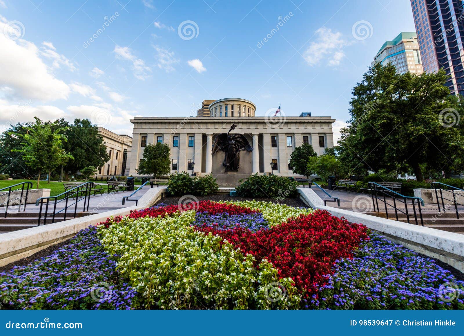 the ohio statehouse in columbus, ohio