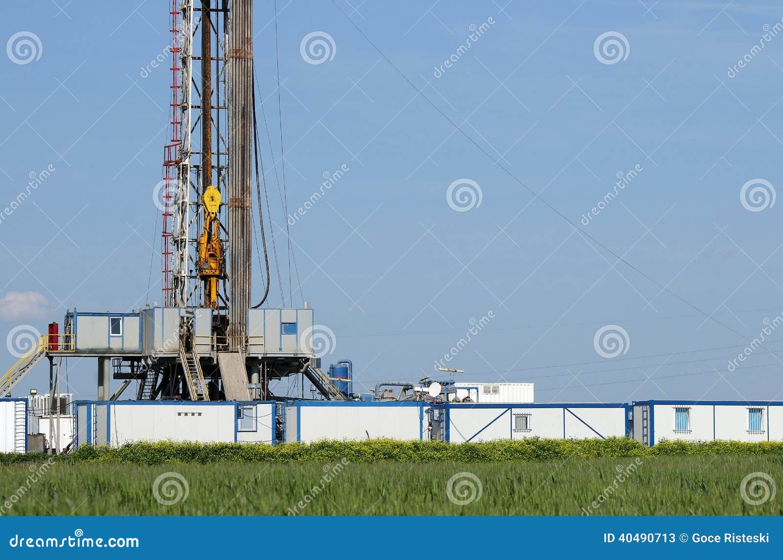Oil drilling rig stock image. Image of heavy, derrick 40490713