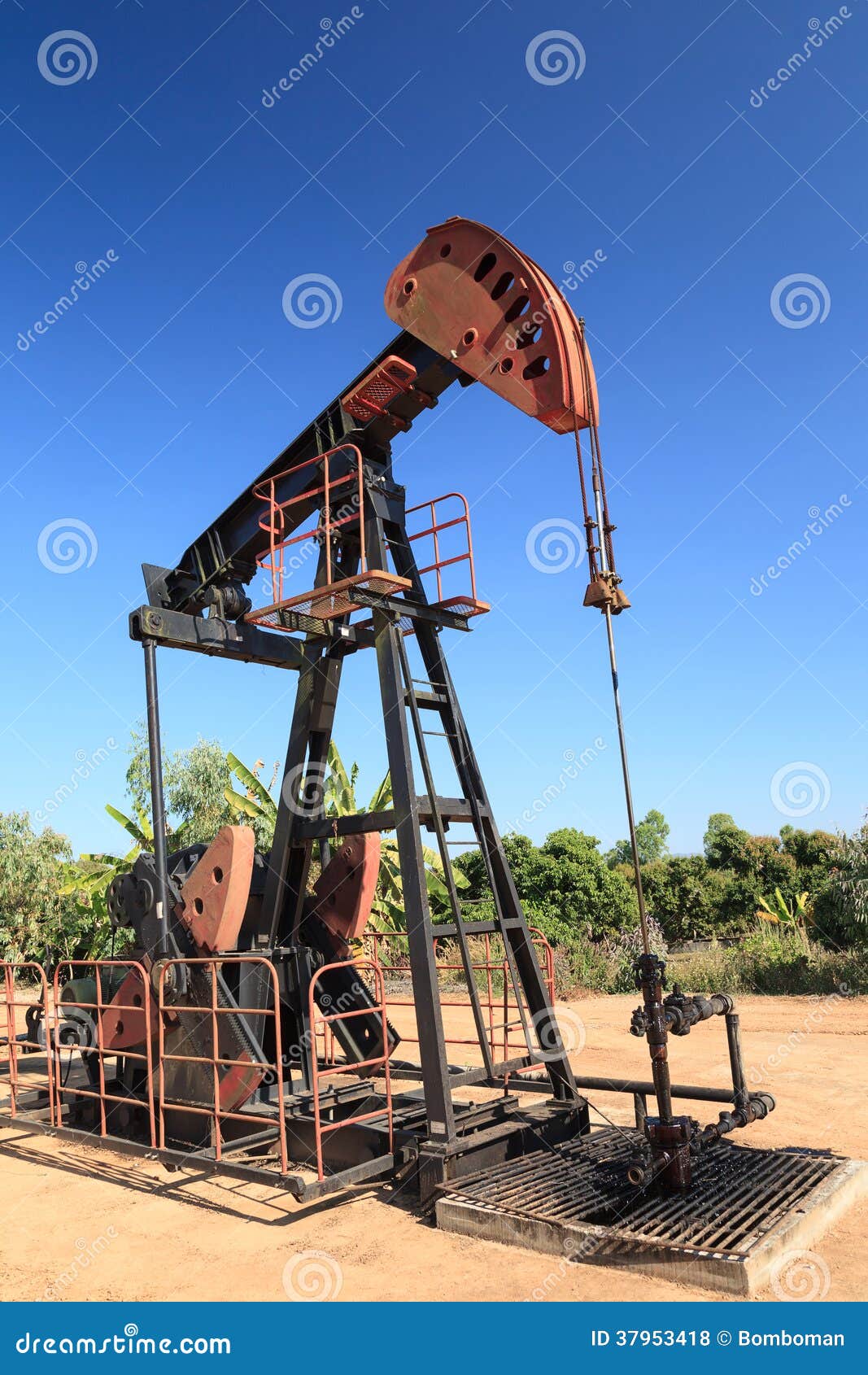 oil pump jack (sucker rod beam)