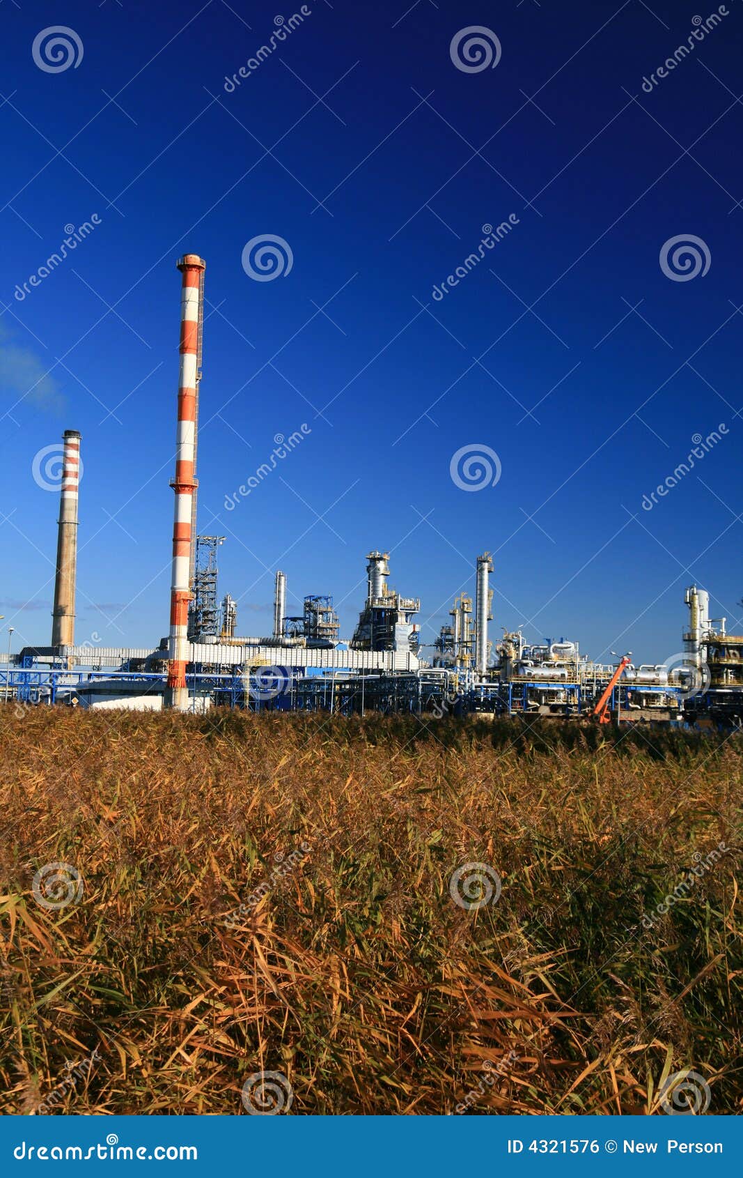 Oil Refinery Picture. Image 4321576
