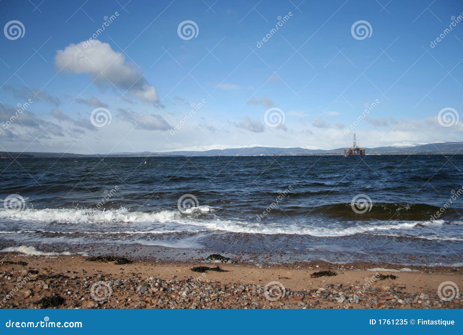 oil rig in cromarty firth