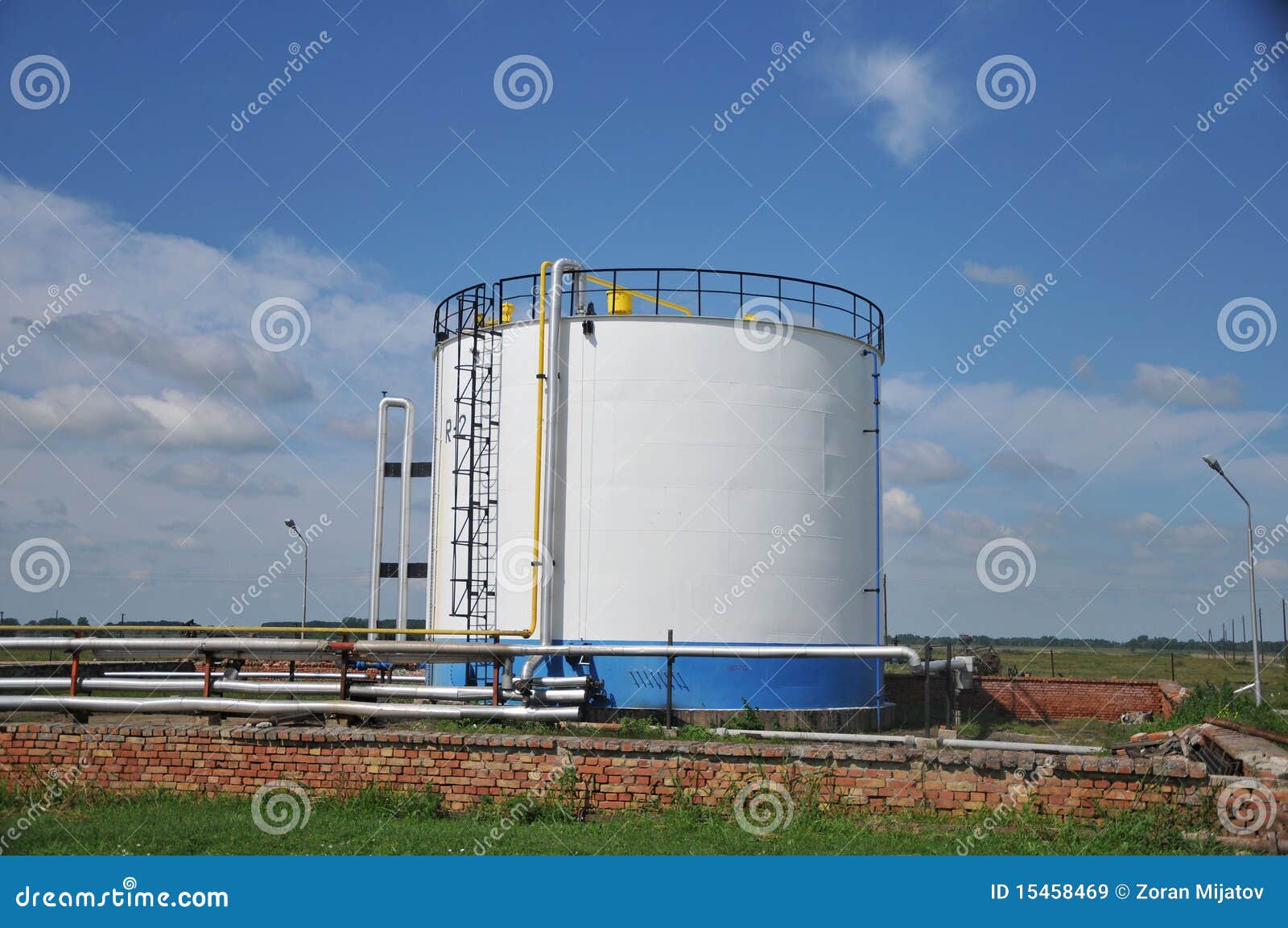 Oil tanks and pipes stock image. Image of environment 15458469