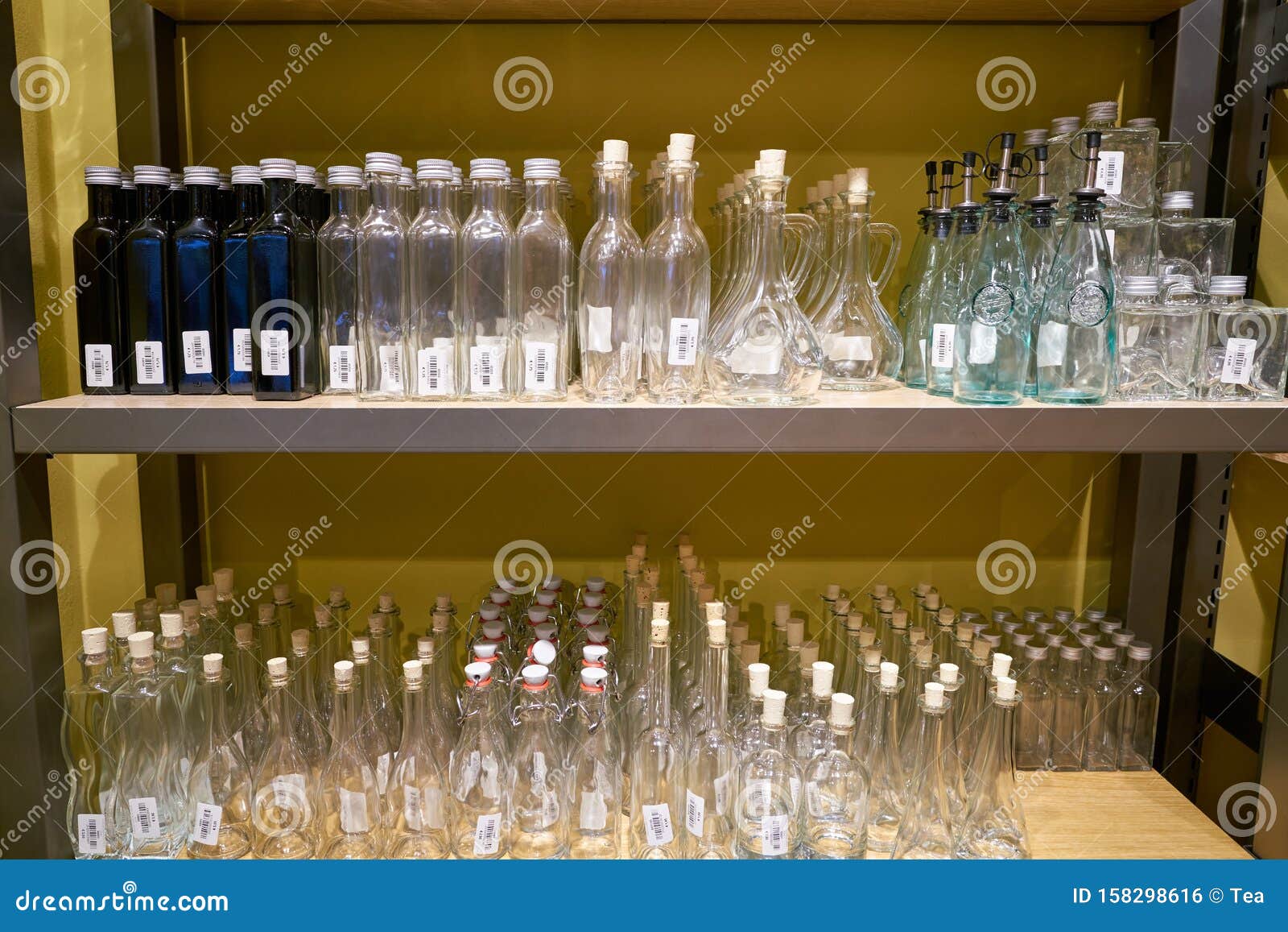 Oil & Vinegar store editorial photo. Image of color 158298616