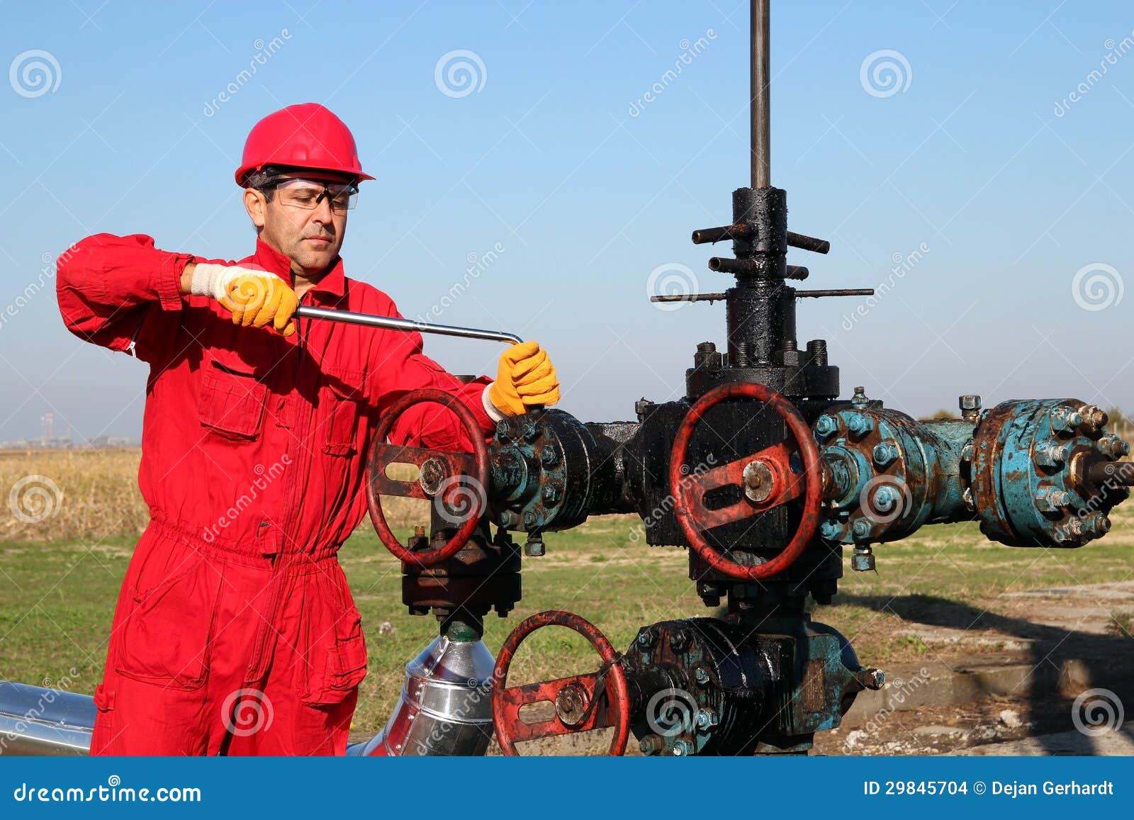 657 Man Oil Rig Working Stock Photos - Free & Royalty-Free Stock
