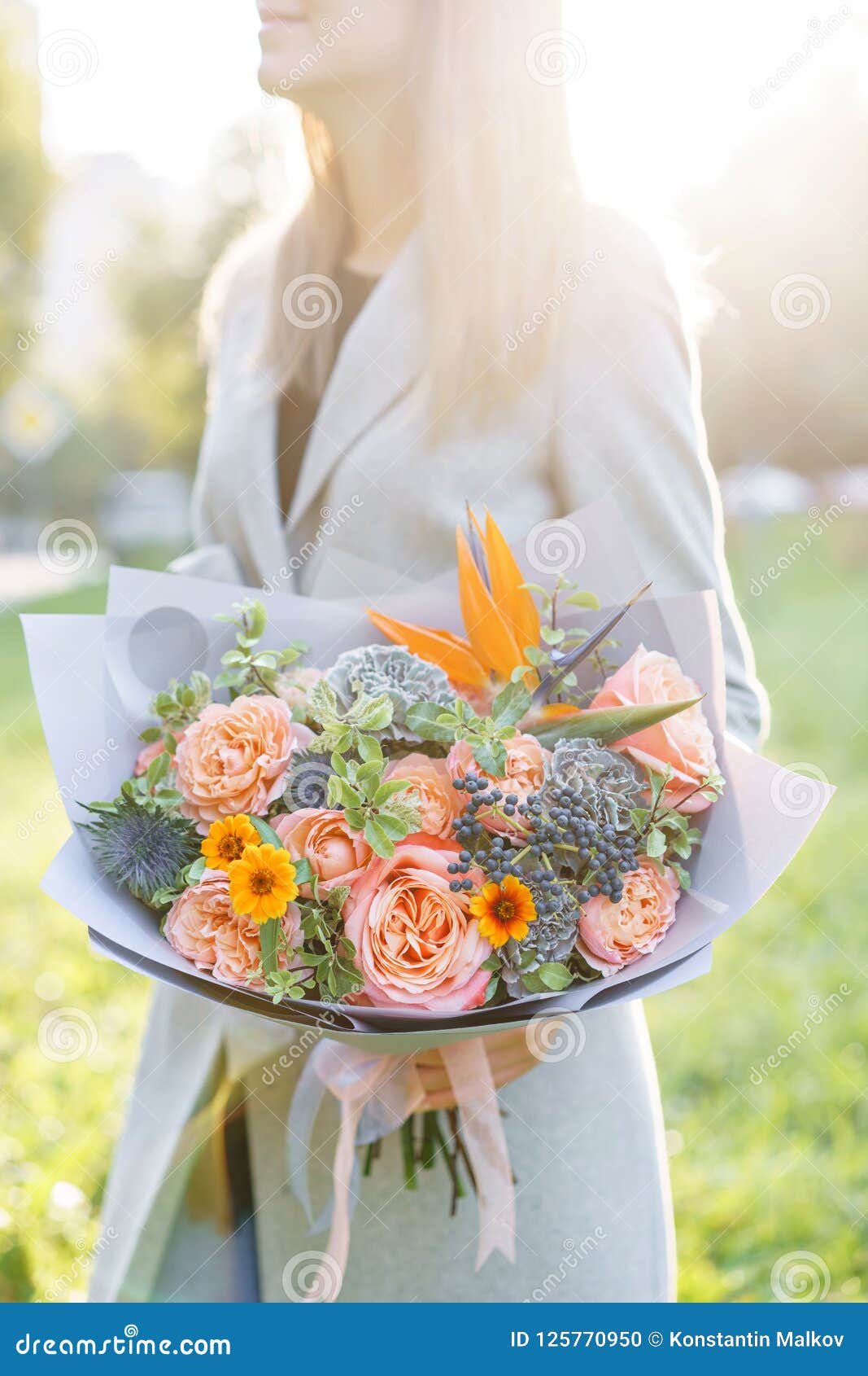 Oiseau De Fleur De Paradis Beau Bouquet De Ressort Jeune