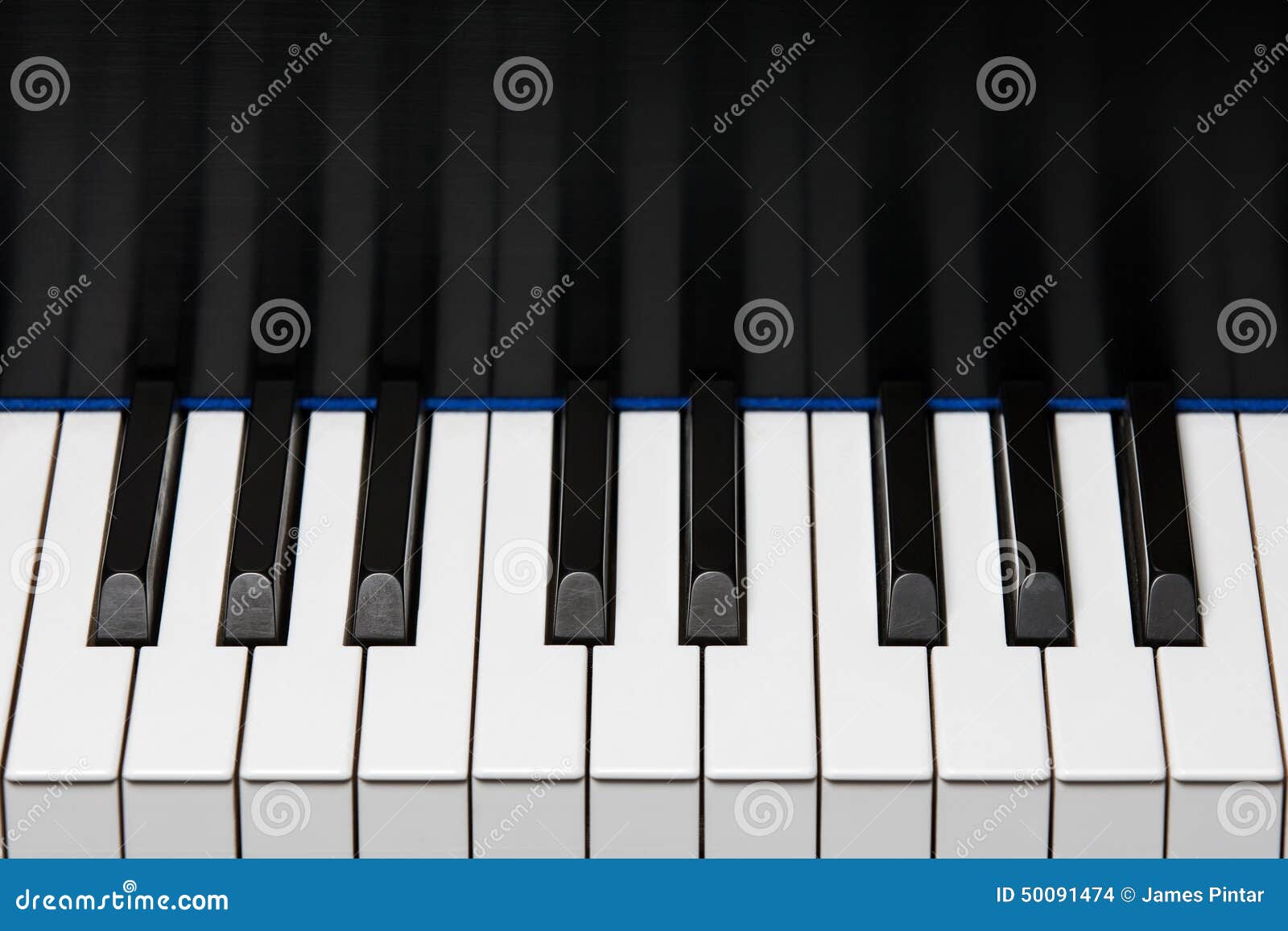 Chaves De Xadrez E Piano Tão Perto Foto de Stock - Imagem de potência,  inteligência: 219983936