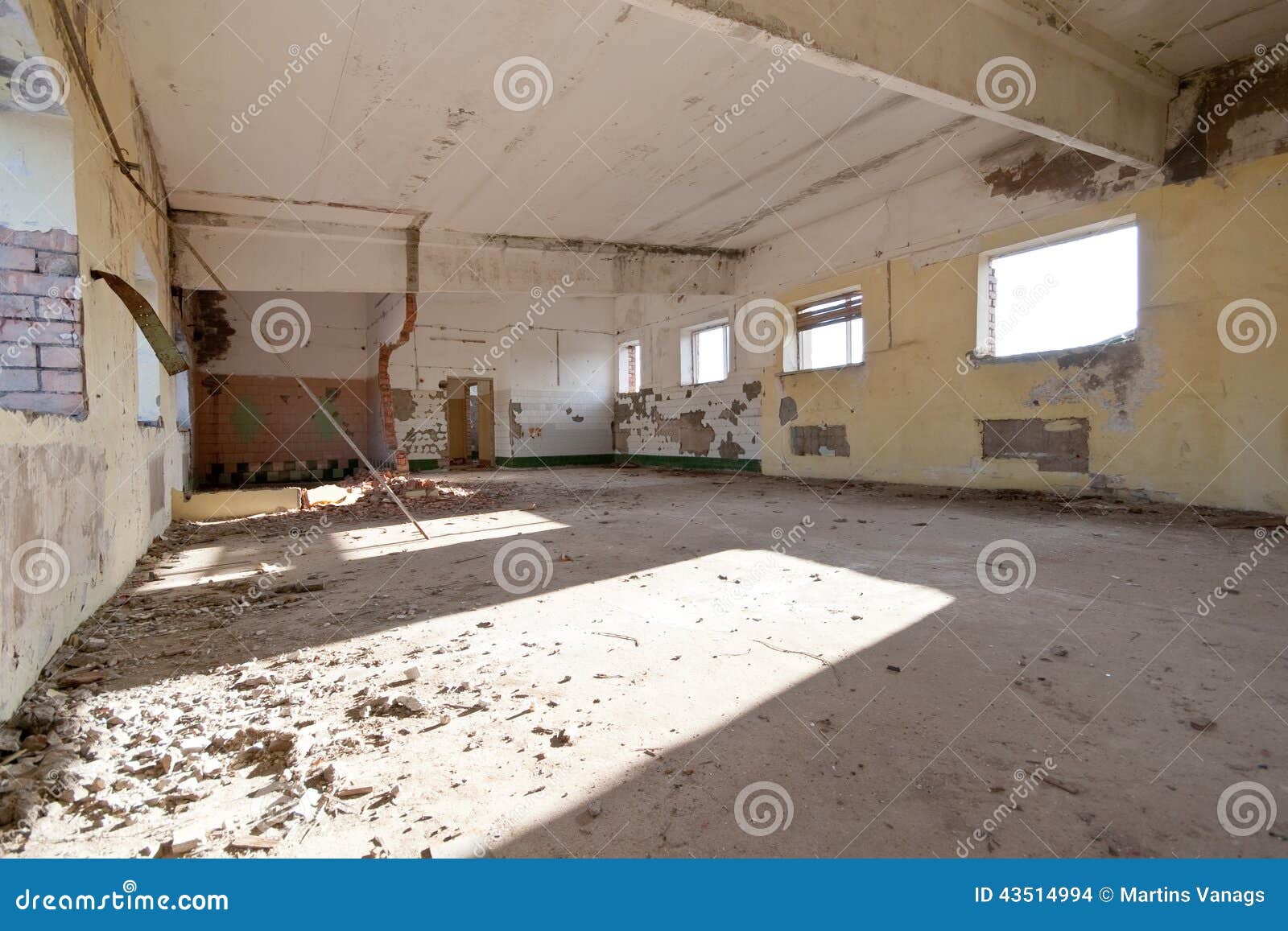Old abandoned house stock photo. Image of stairway, thorn 43514994