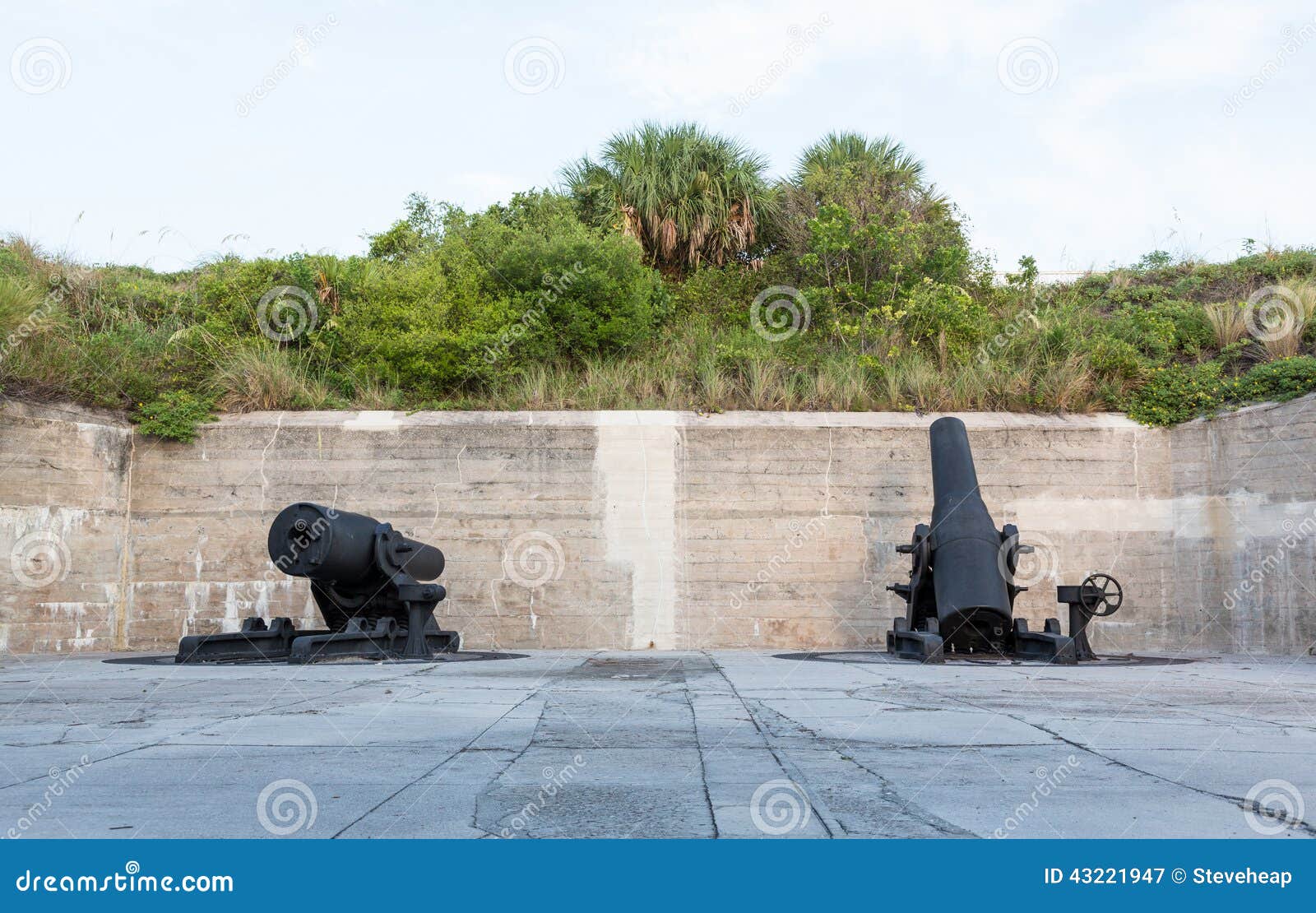 old artillery guns at fort de soto florida