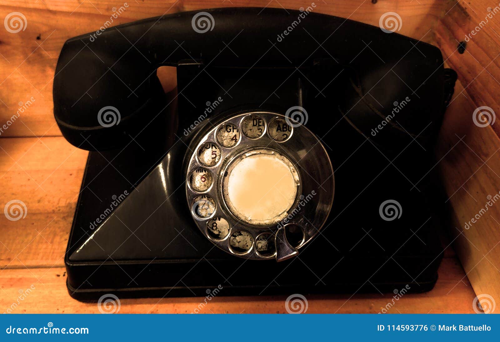 old rotary dial phone in napa valley