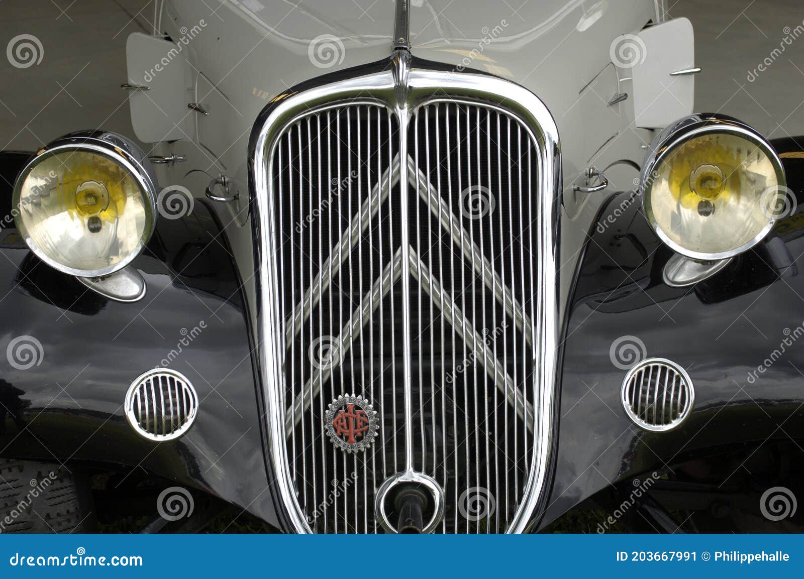 Old car in France editorial photo. Image of engine, retro 203667991