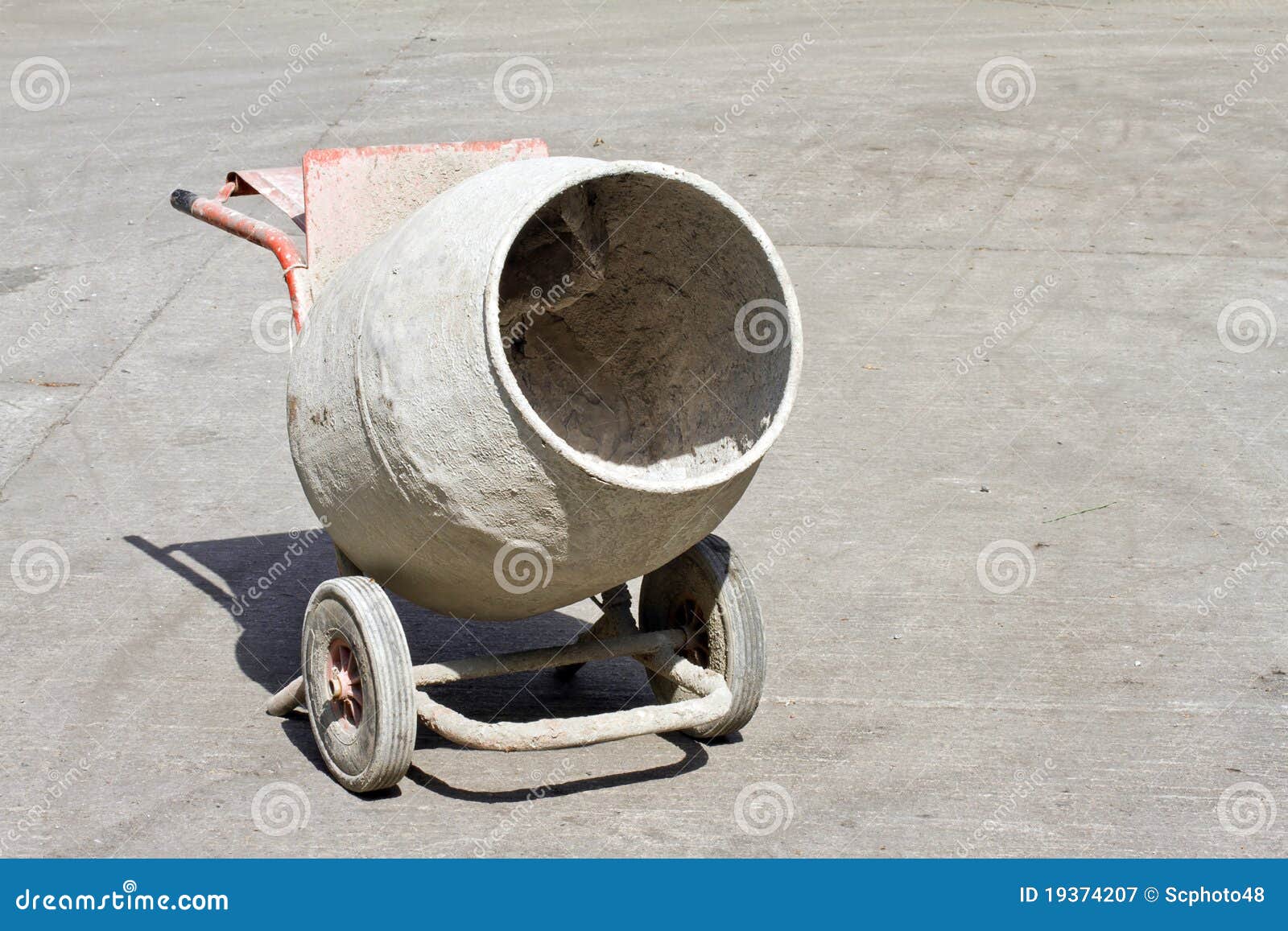 Old cement mixer stock image. Image of equipment, fabricate 19374207